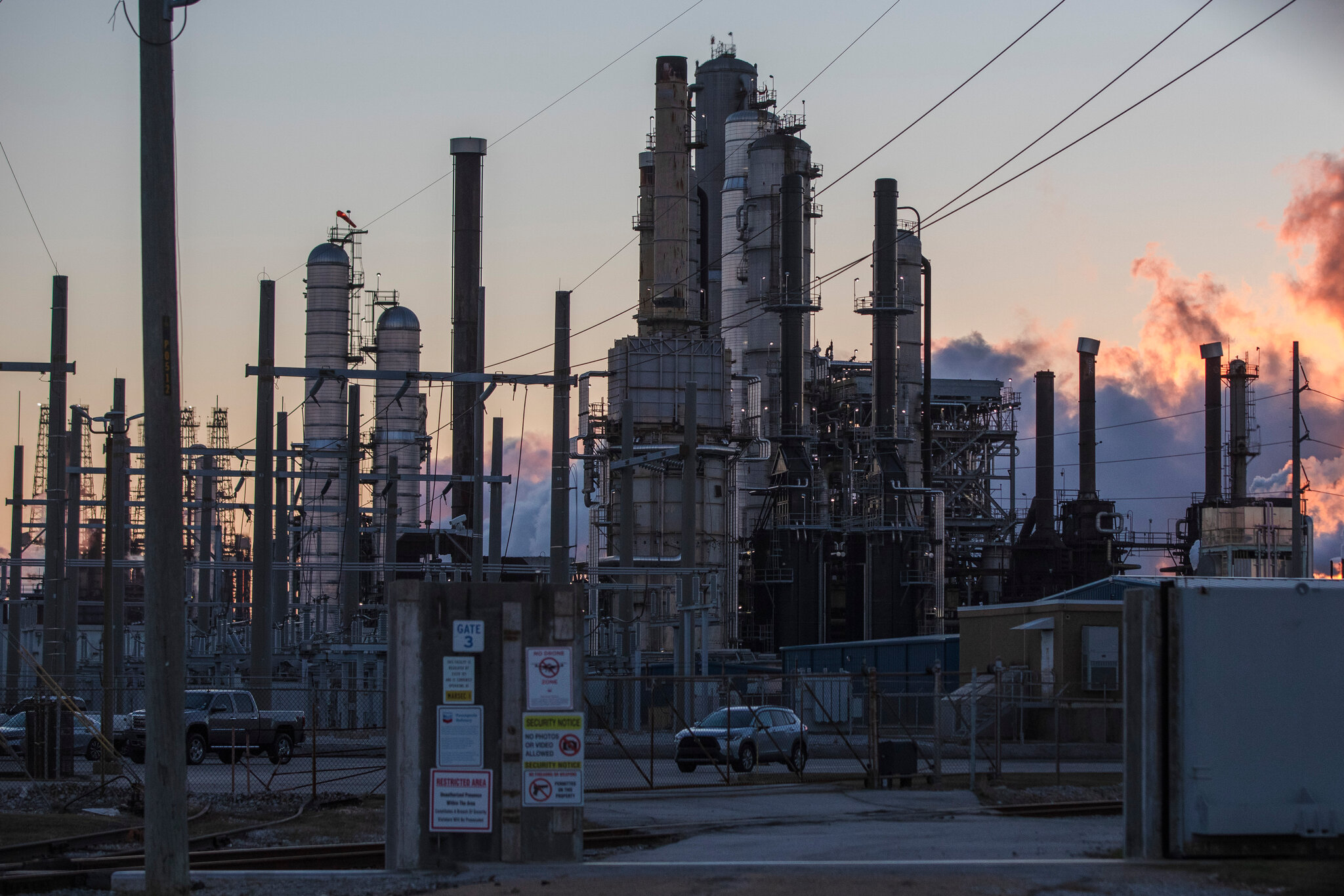 Republicans Seek Protections for Oil Giants Against Climate Lawsuits