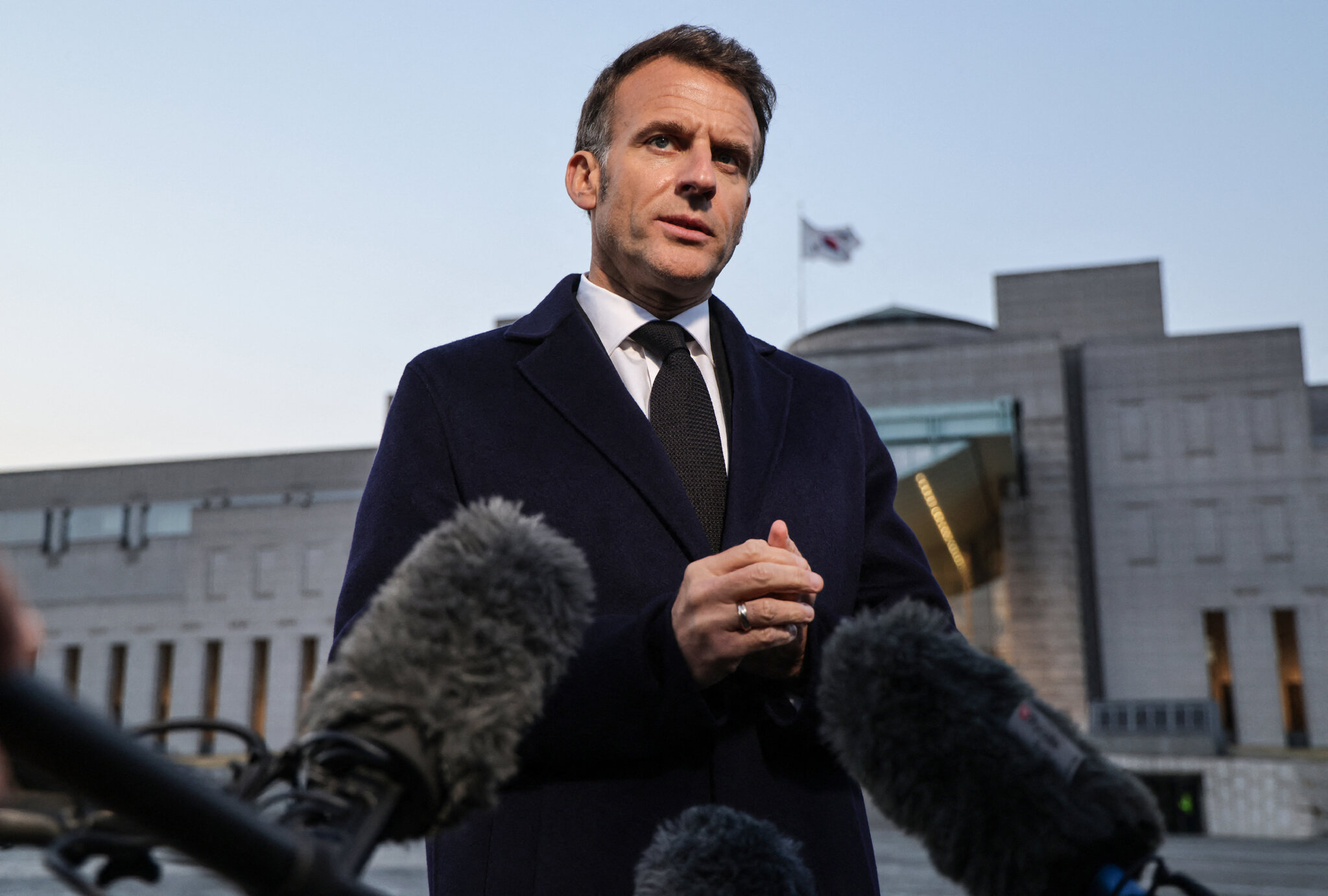 Macron Voices Europe’s Frustration With Trump as Fighting Rages and Missiles Fly