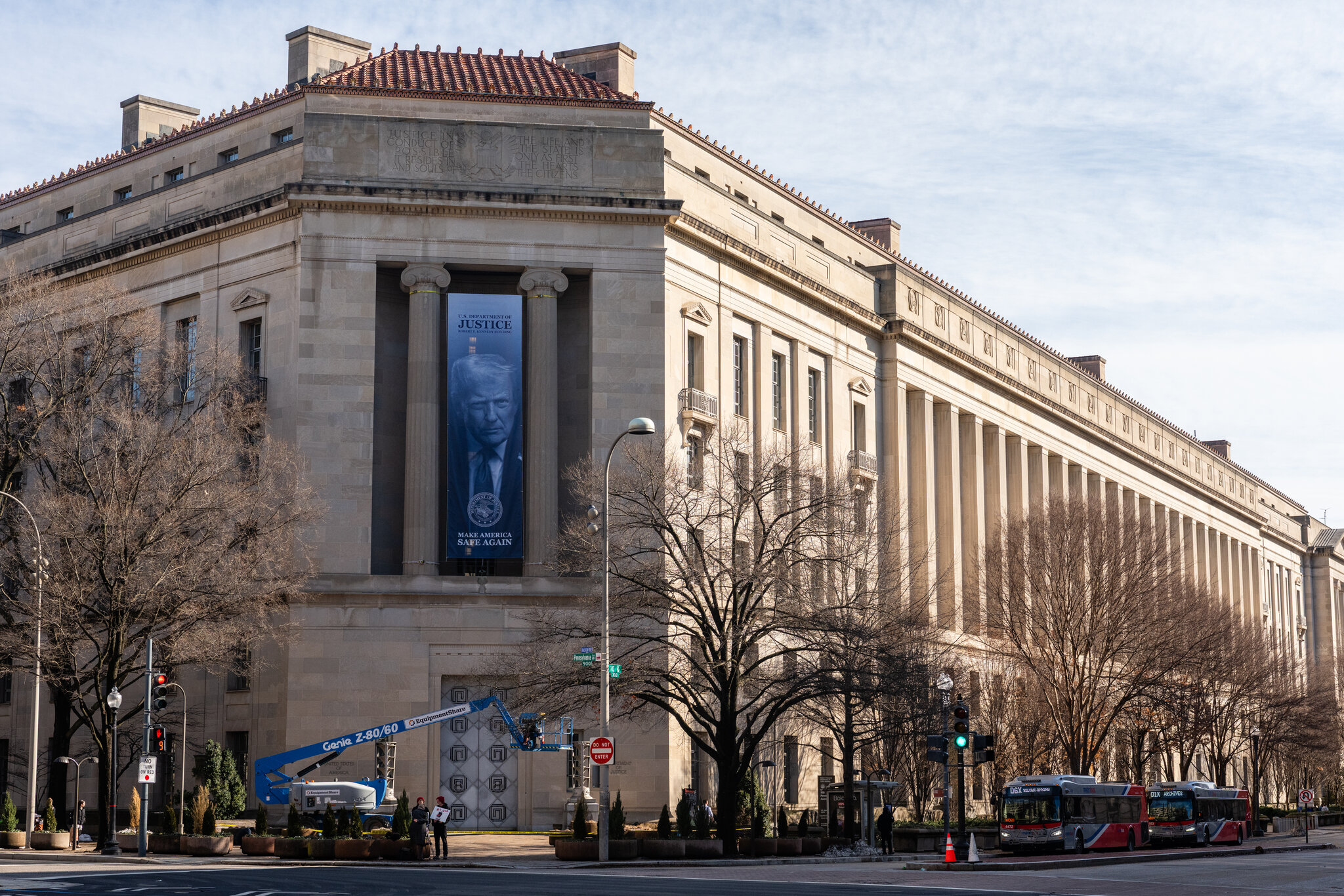 Justice Dept. Says Trump Doesn’t Need to Hand Over Presidential Records After Office