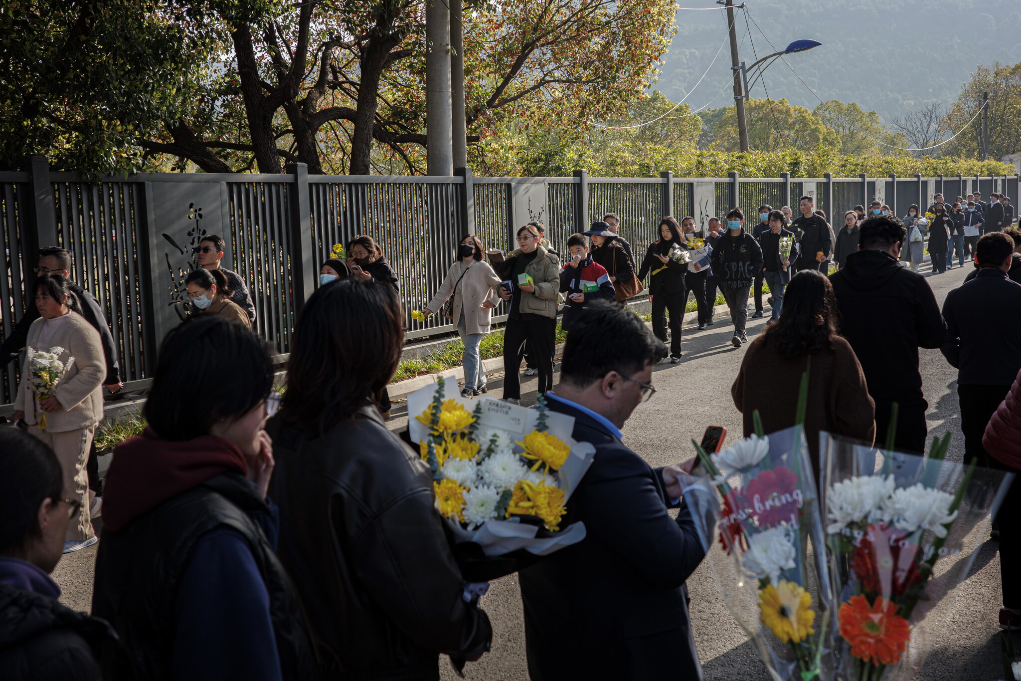 China Mourned an Education Influencer. The Grief Was a Quiet Revolt.