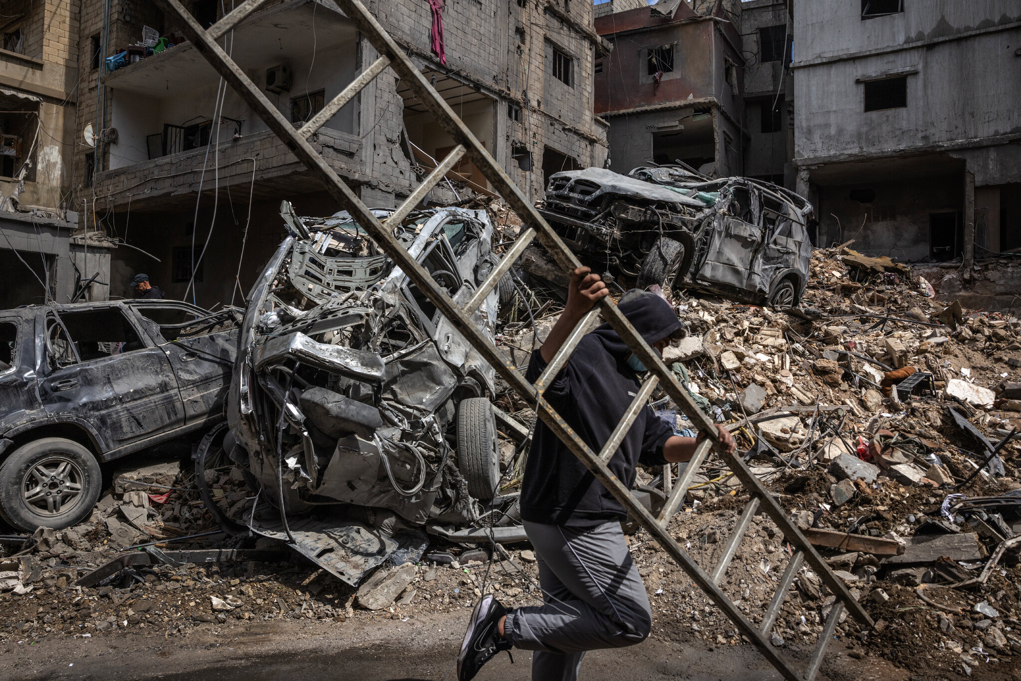 Israel Steps Up Attacks on Lebanon, Killing Dozens
