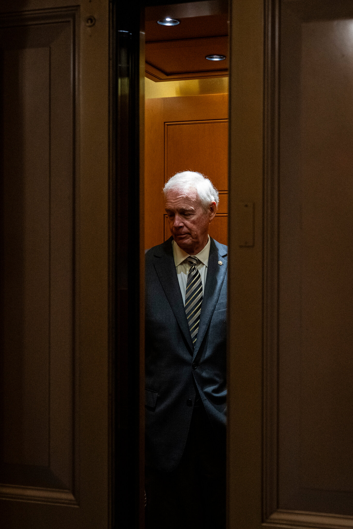 Some Republicans Vent Concern as Party Backs Trump’s Iran Threat