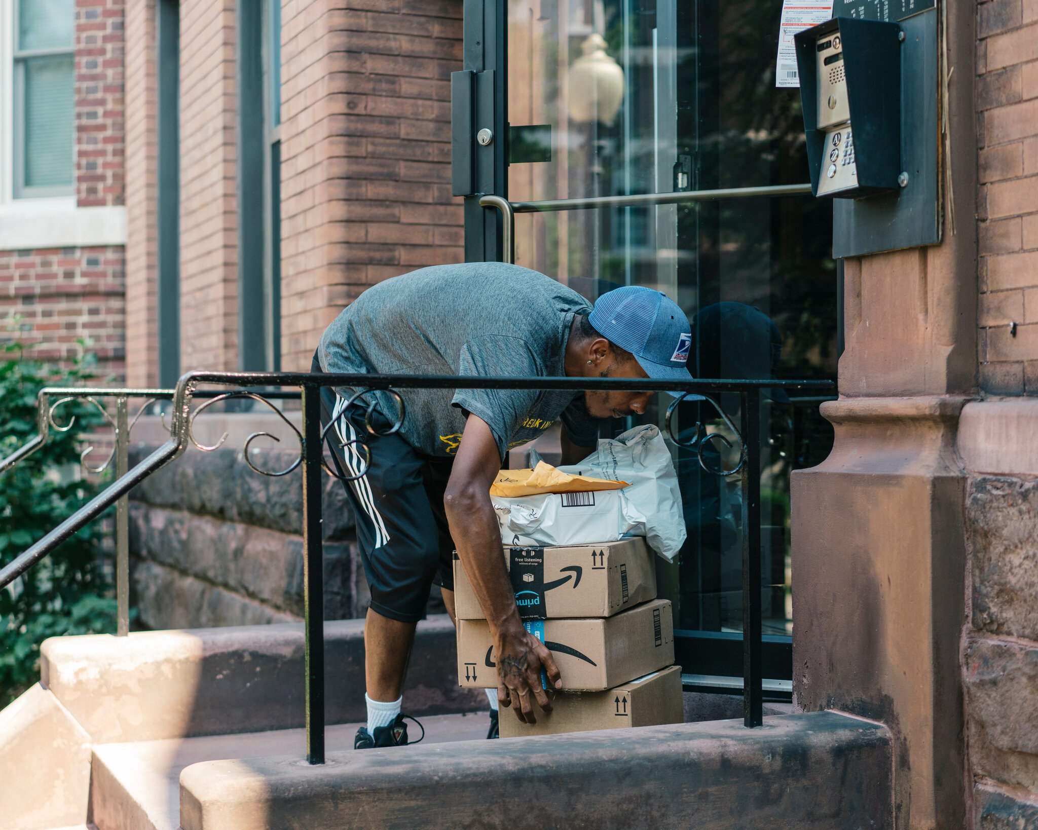 Amazon and U.S. Postal Service Reach New Deal on Deliveries After Year of Talks