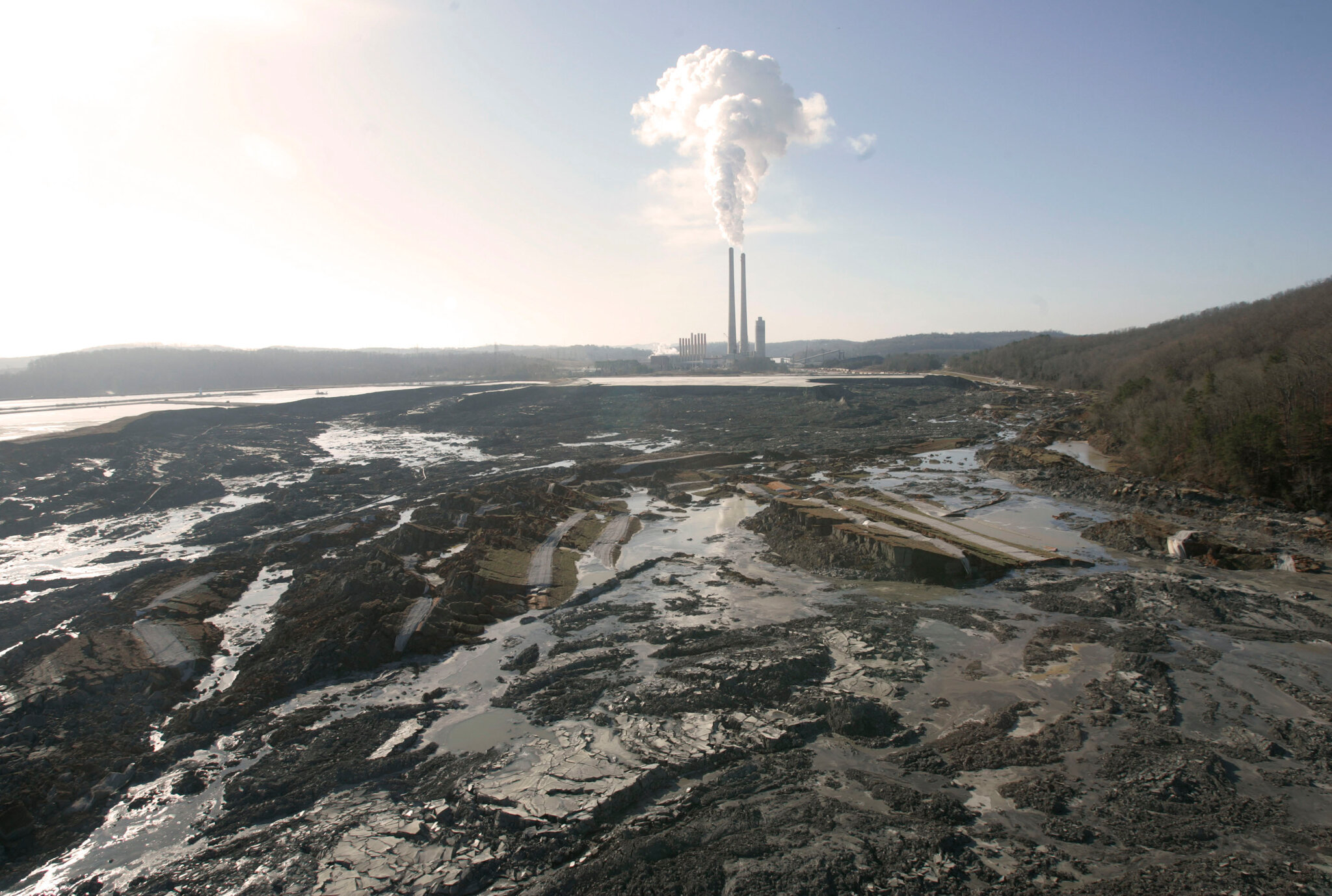 In a Boost to Coal, E.P.A. Moves to End Biden’s Toxic Ash Disposal Rules