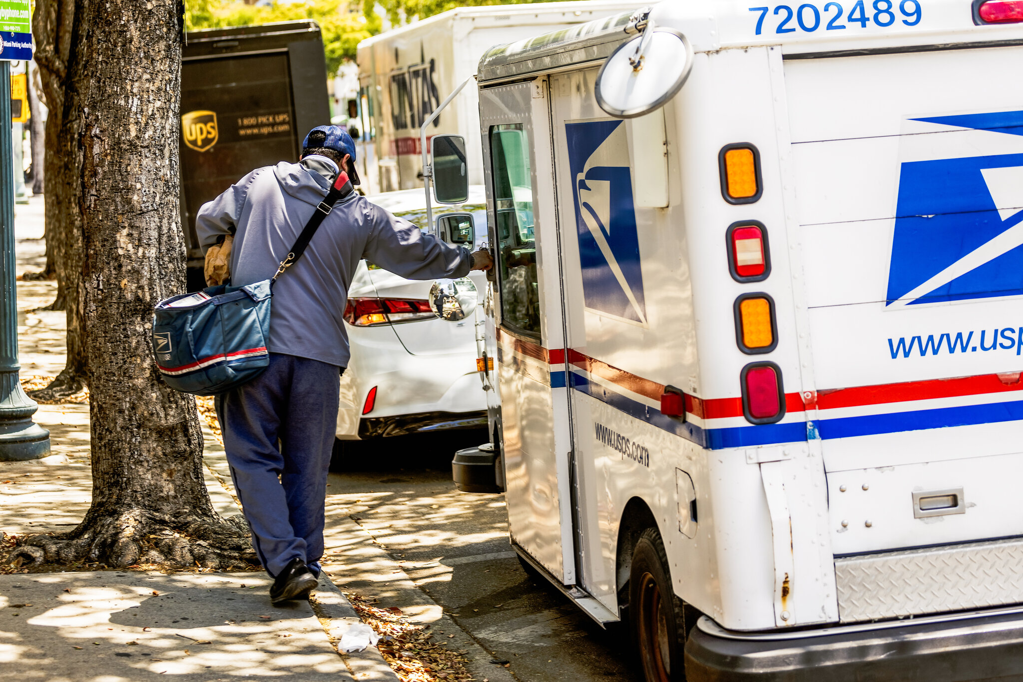 Strained Postal Service Proposes Price Increases and Delays Retirement Funds