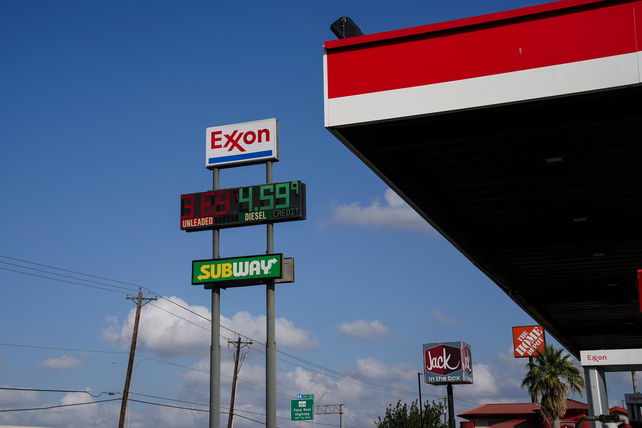 A Record Jump in U.S. Gasoline Prices Is Squeezing Consumers