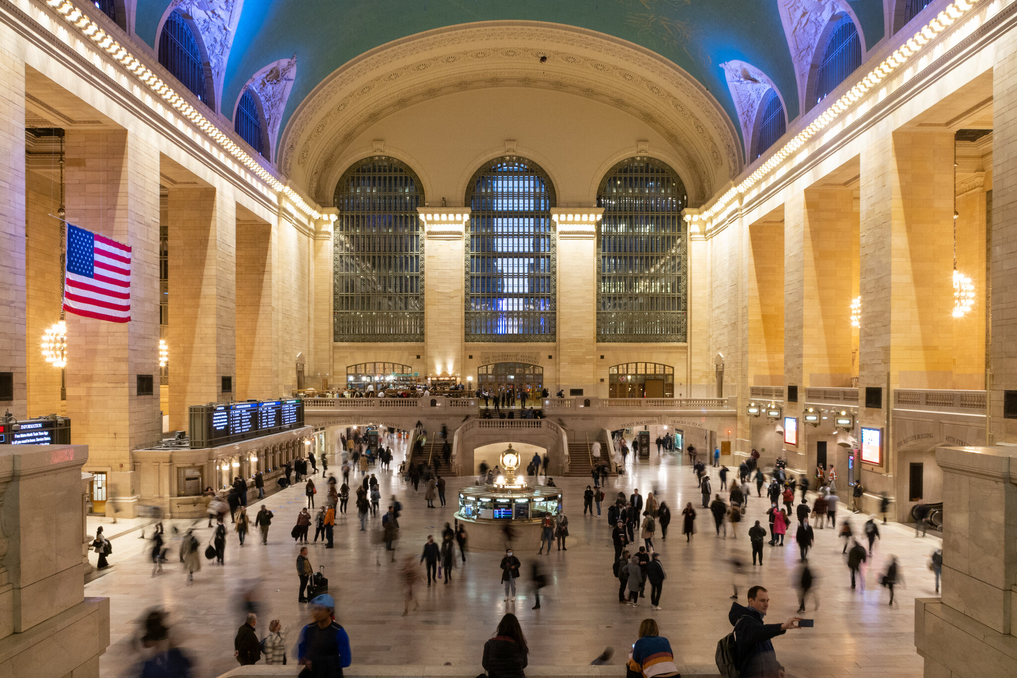 Officer Shoots Attacker After a Stabbing at Grand Central Subway Station
