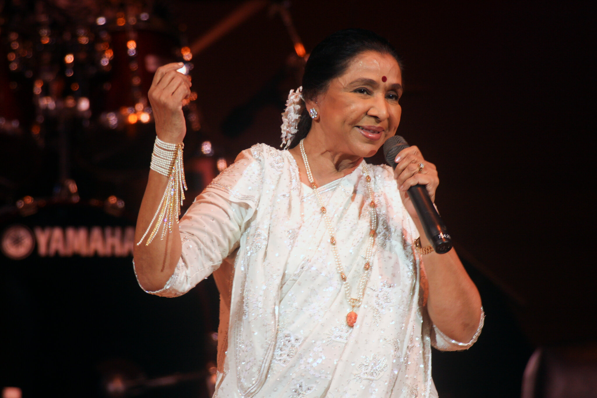 Asha Bhosle, One of India’s Most Beloved Singers, Dies at 92