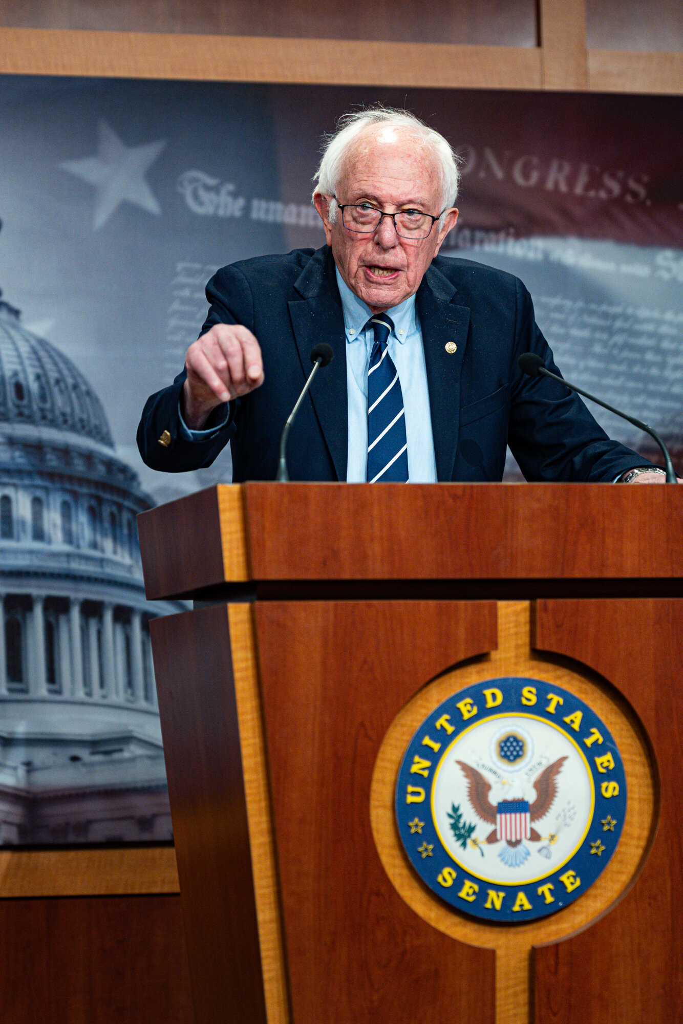 Iran War Deepens Divide Among Democrats Over Arming Israel