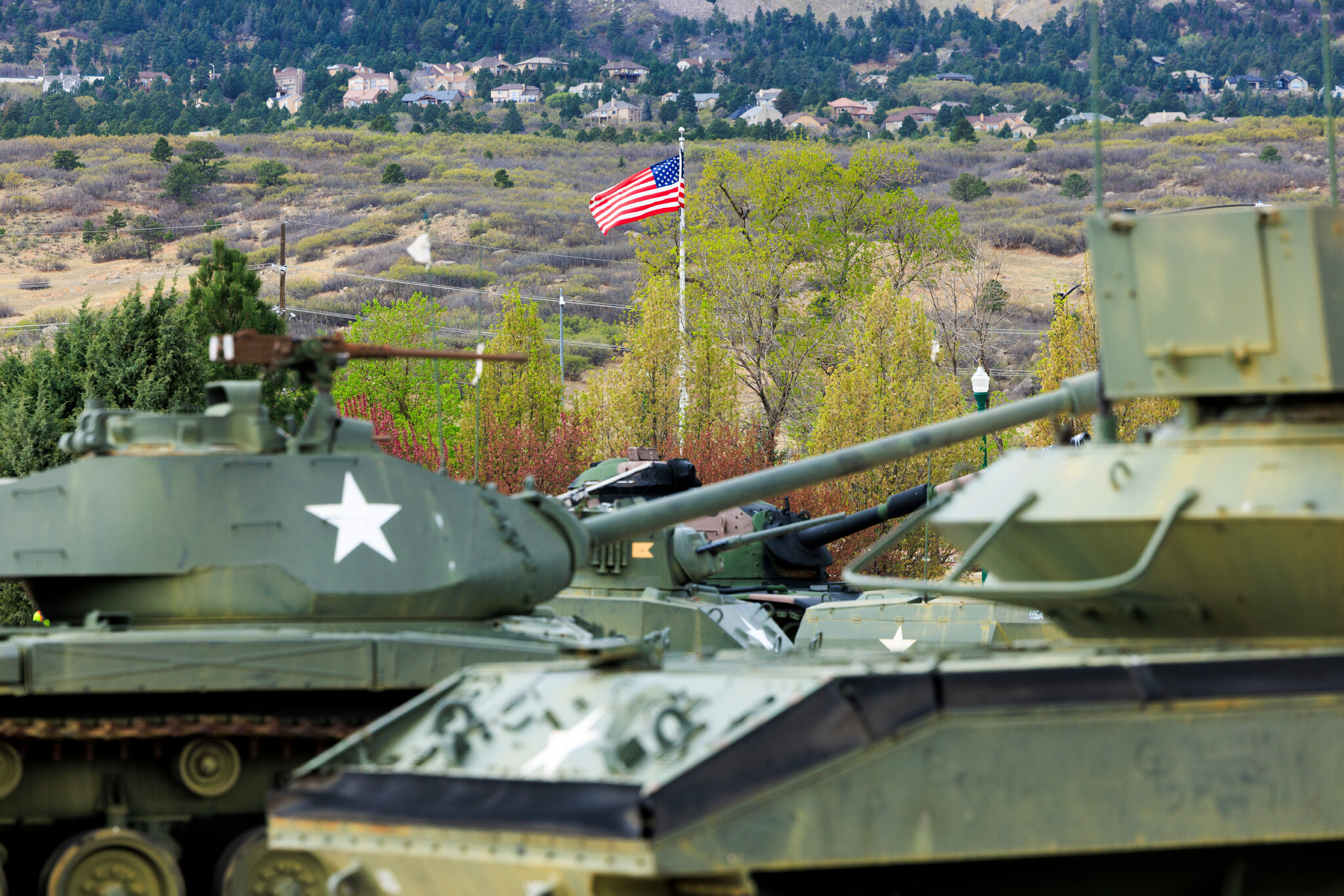 The Republicans Who Disapprove of the War, and a Wave of College Closures