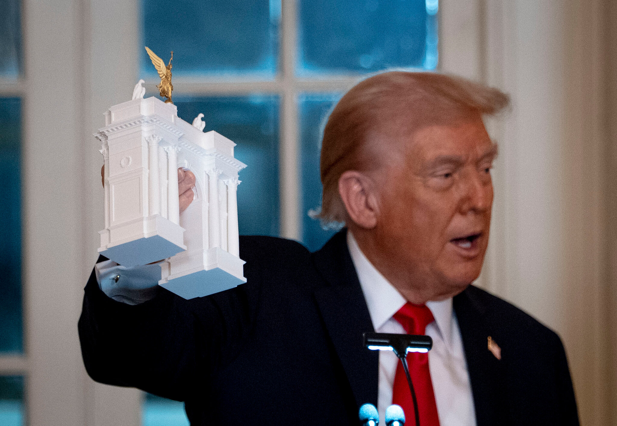 Panel Advances Trump’s Triumphal Arch, Even as Key Member Suggests Changes