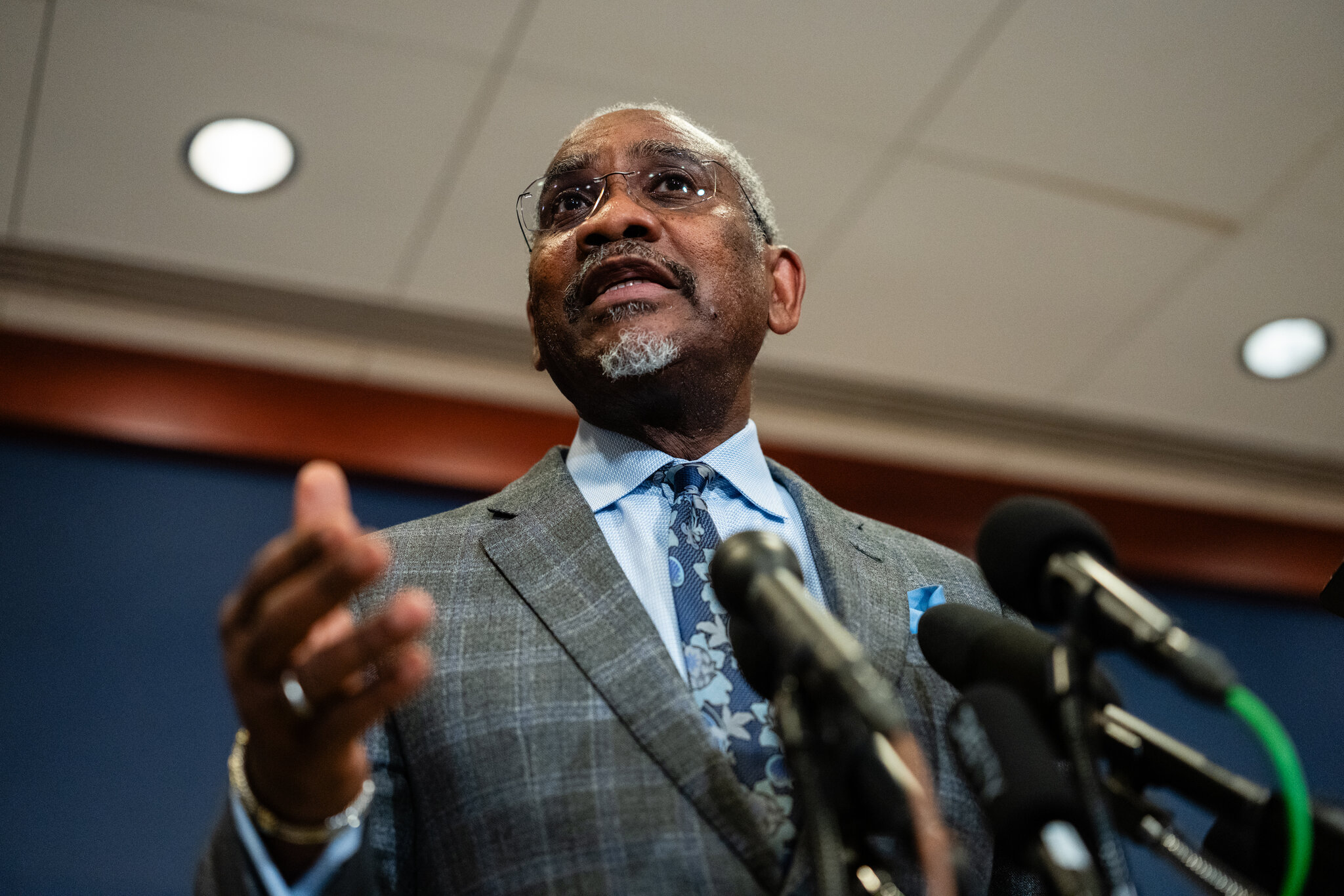 House Thwarts Bid to Halt Iran War, but Some in G.O.P. See Support Fading