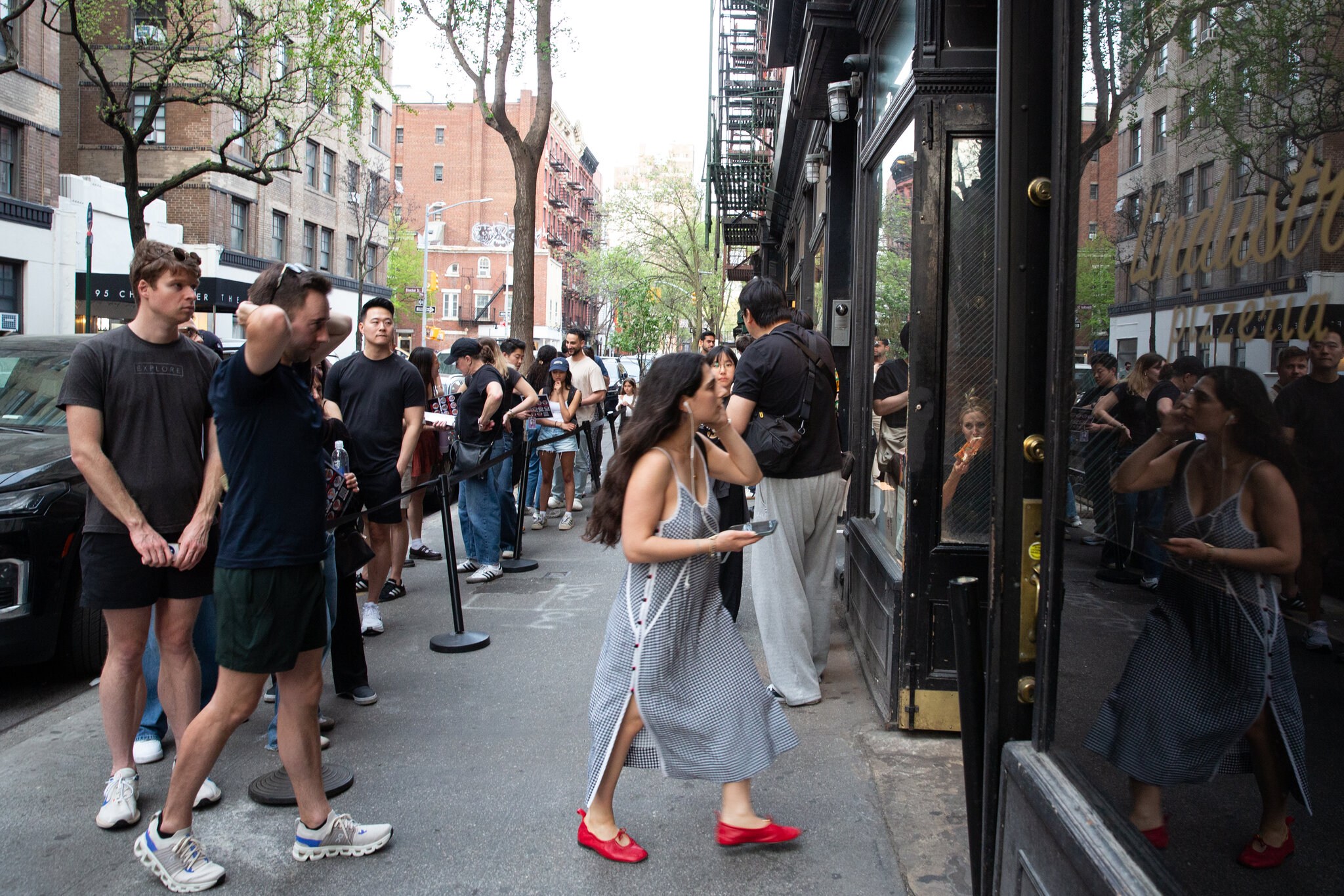 Can Webcams Help Solve New York’s Restaurant Line Problem?