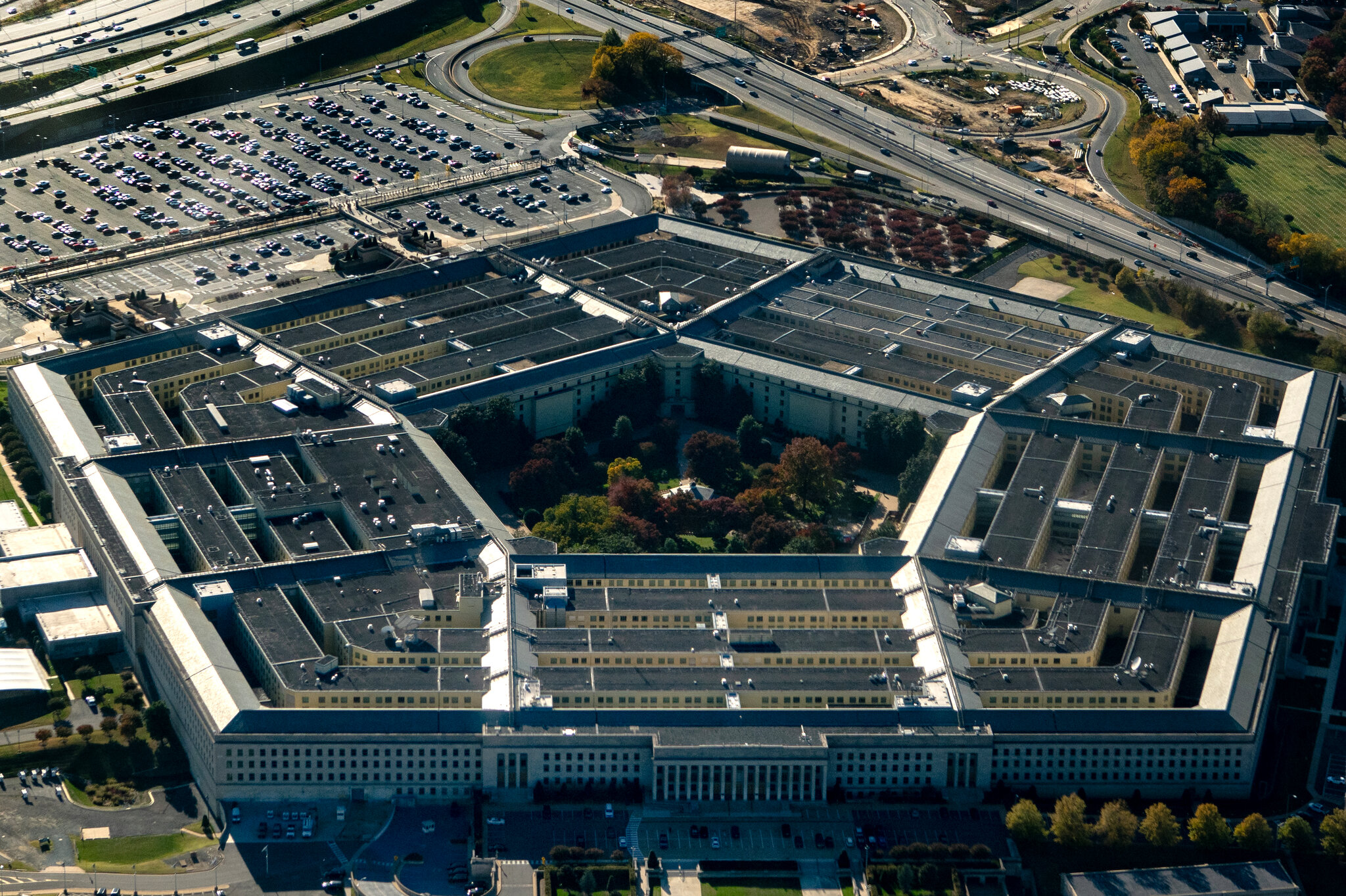 Pentagon Seeks Help From Ford and G.M.