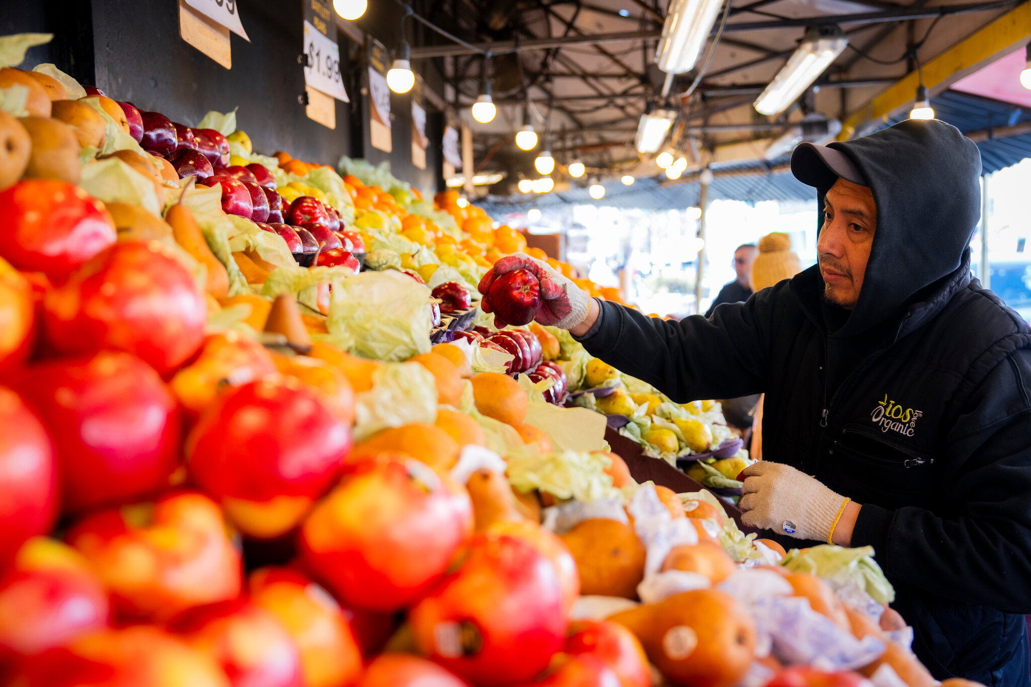 White House Shrugs Off Shaky Economy as War Exceeds Trump’s Timeline