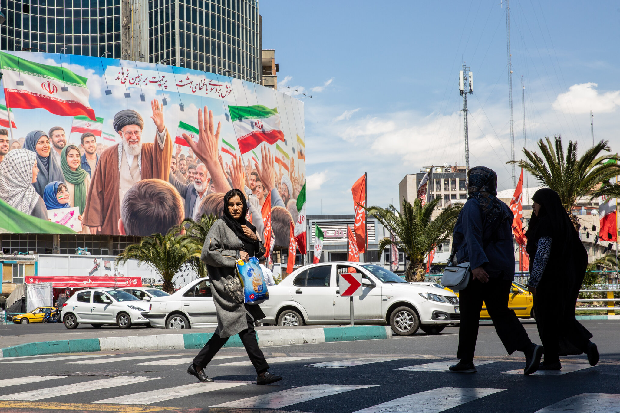 Iran War Live Updates: Pakistan’s Shuttle Diplomacy Unfolds in Tehran