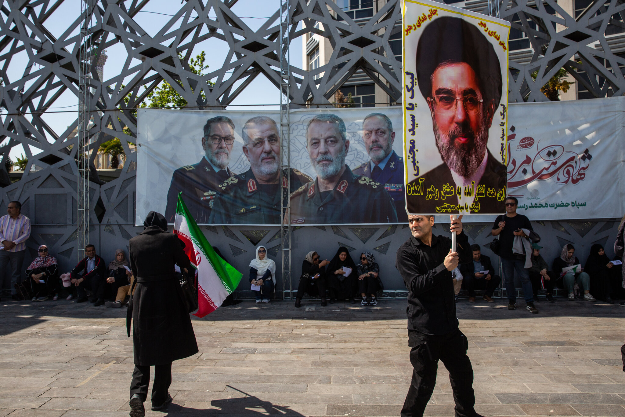 Amid Conflicting Messages, Optimism for Peace Deal Emerges