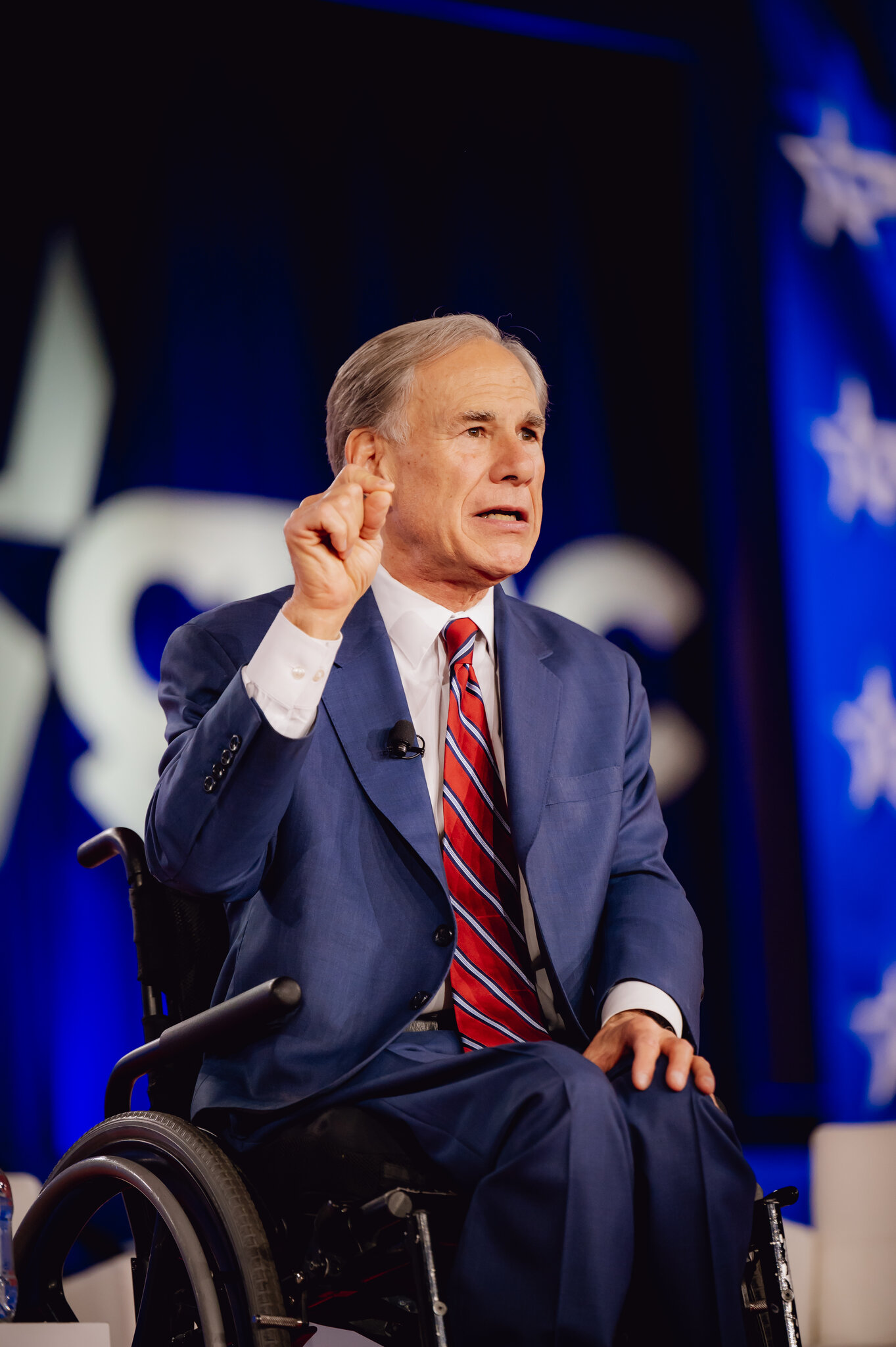 Texas Governor Uses Trump-Style Tactics in Fight With Texas Cities Over ICE