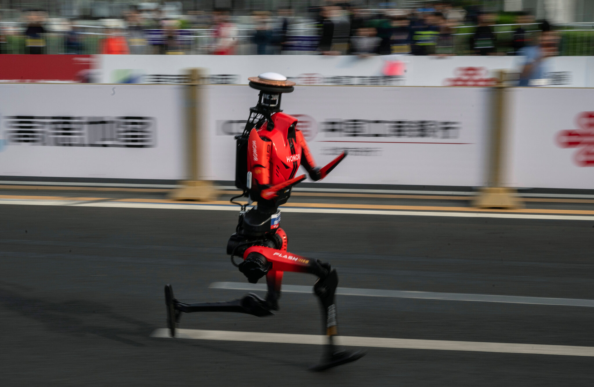 It Was No Sweat: A Humanoid Robot Races to a Record Finish