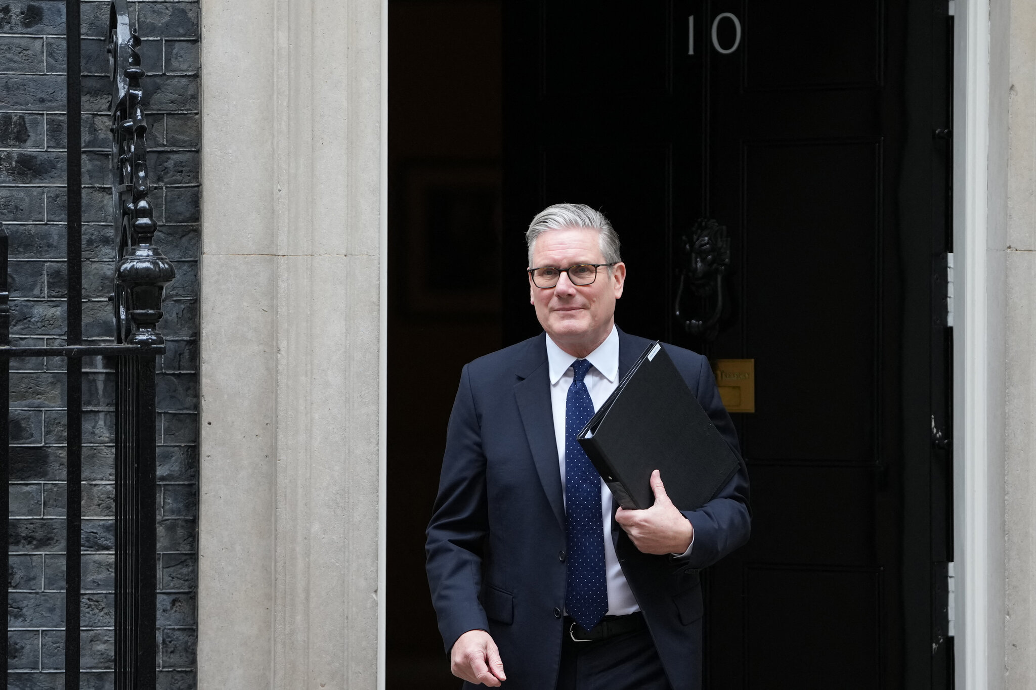 Fired U.K. Official Describes ‘Pressure’ From Starmer’s Office for Envoy’s Appointment