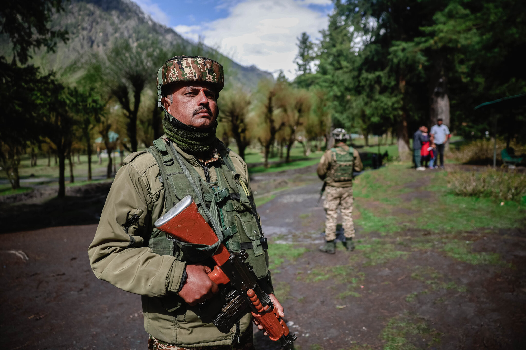 A Year After Terrorist Attack, a Kashmir Town Longs for Tourists