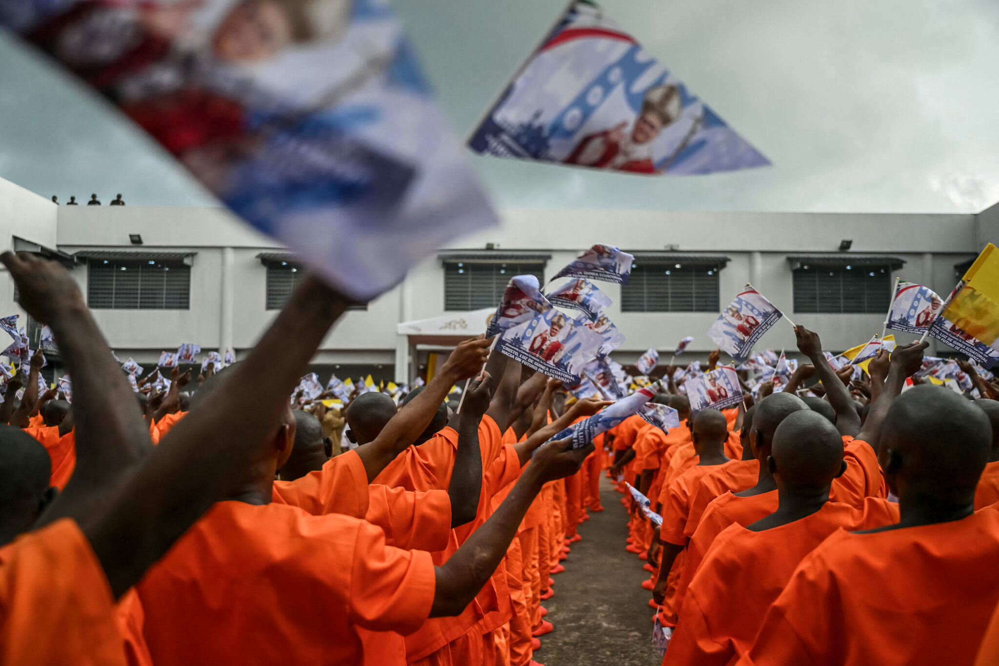 Pope Leo, Visiting African Prison, Urges Inmates to Find Hope Amid Despair
