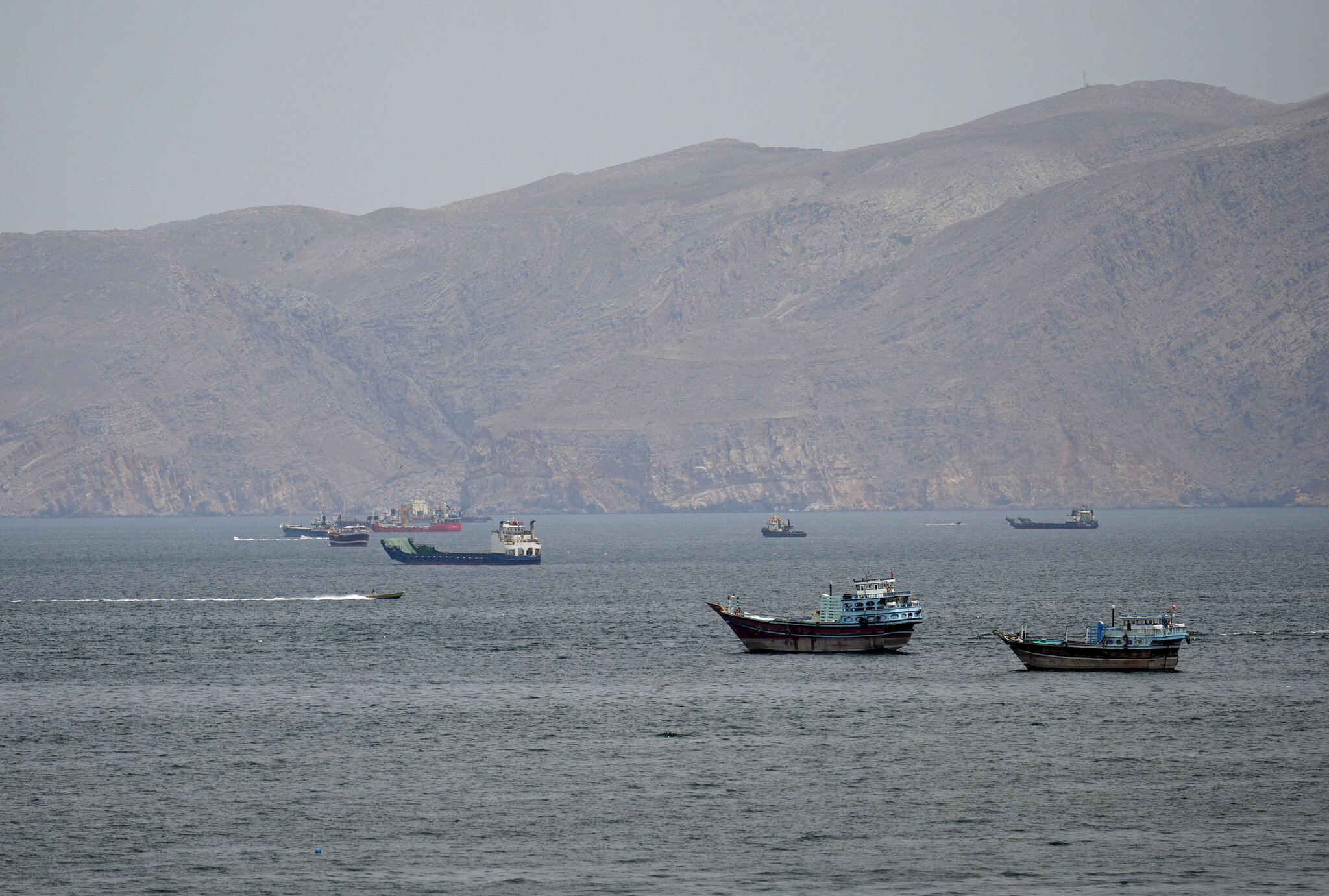 Iran War Live Updates: Reported Ship Seizures Add to Anxiety in Oil Markets