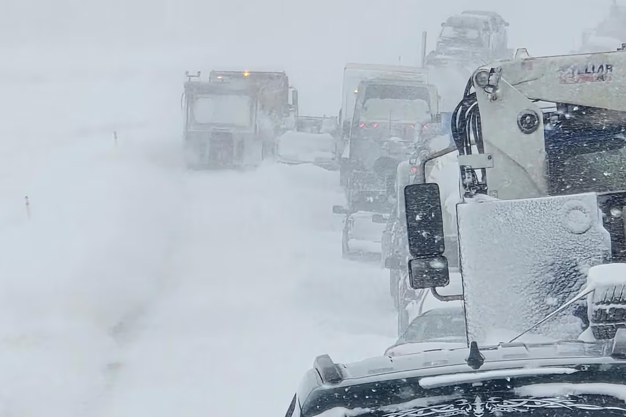 Snowstorm Strands 300 Vehicles Overnight on Alberta, Canada, Highways