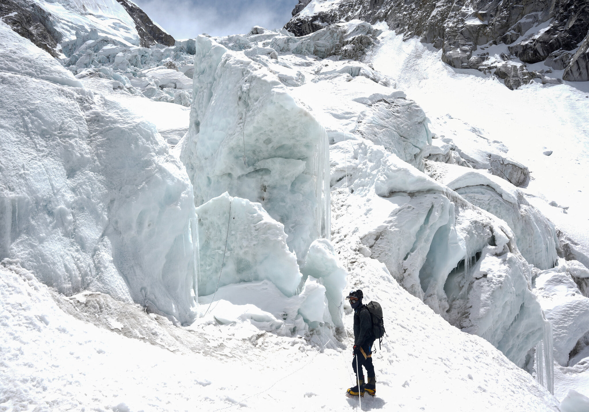 The Elite ‘Doctors’ Who Care for Mount Everest