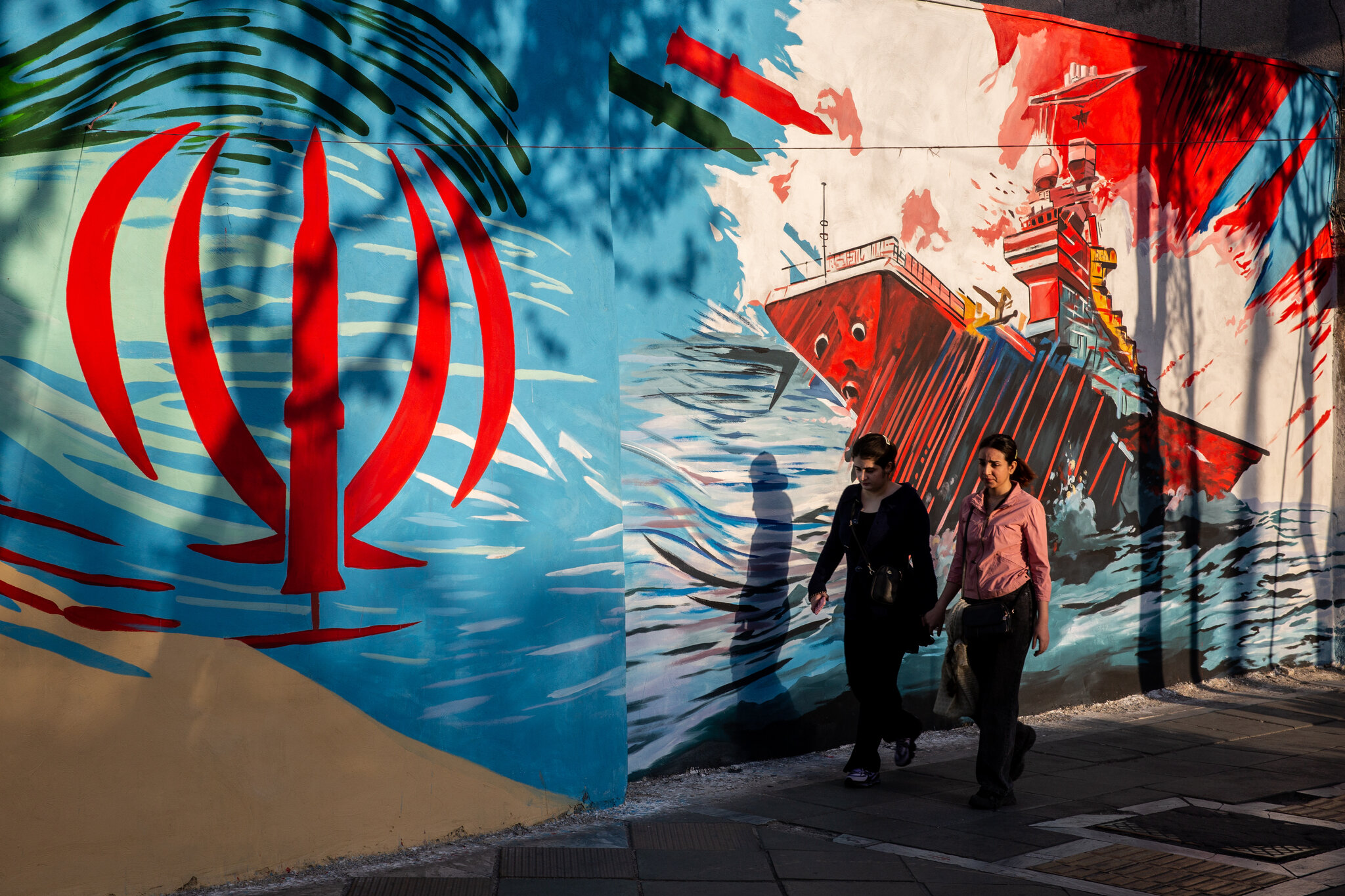 Iran and U.S. Sink Into Awkward Limbo of ‘No War, No Peace’