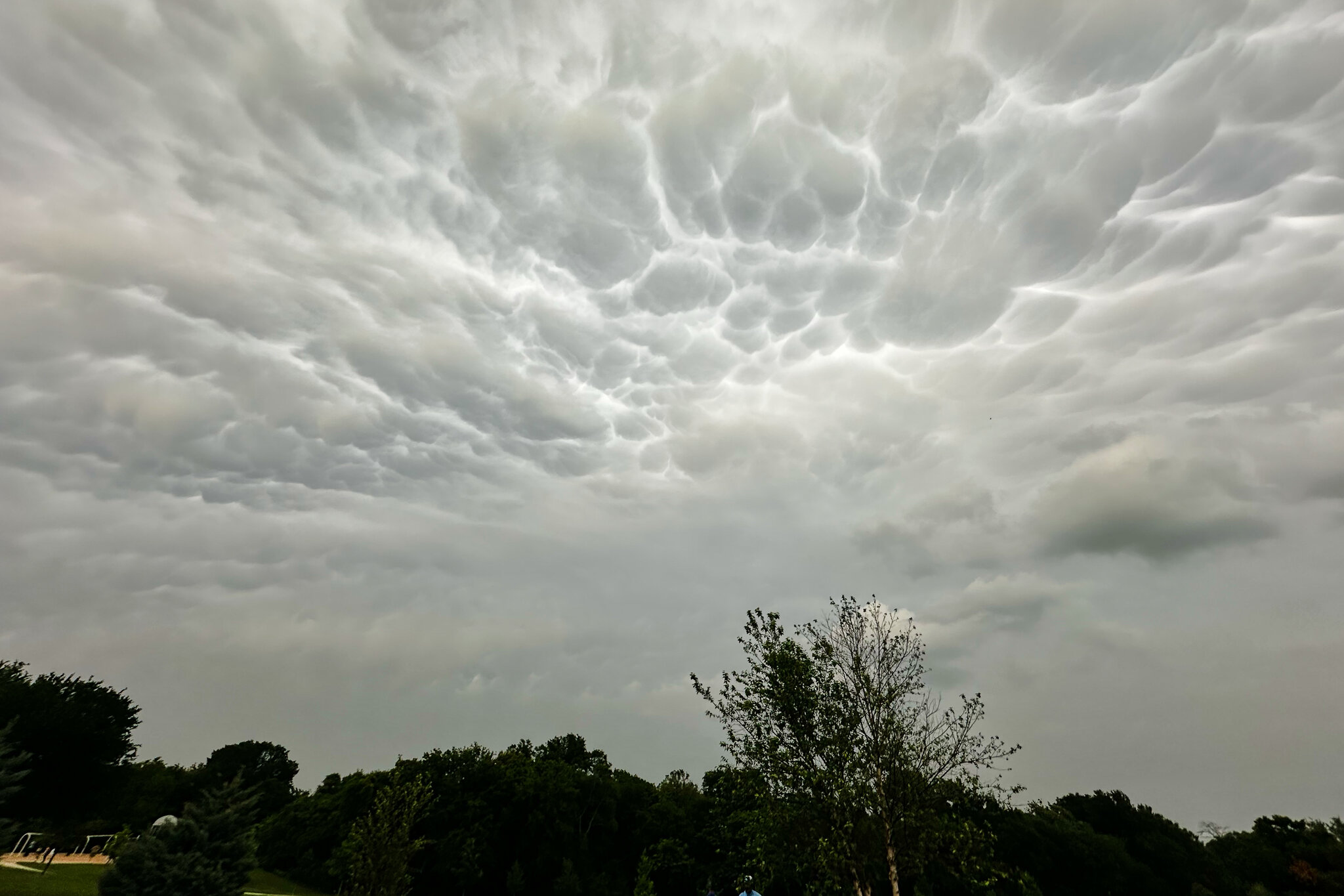 Powerful Storm Sweeps Across Texas and Kills 2, Displacing Dozens