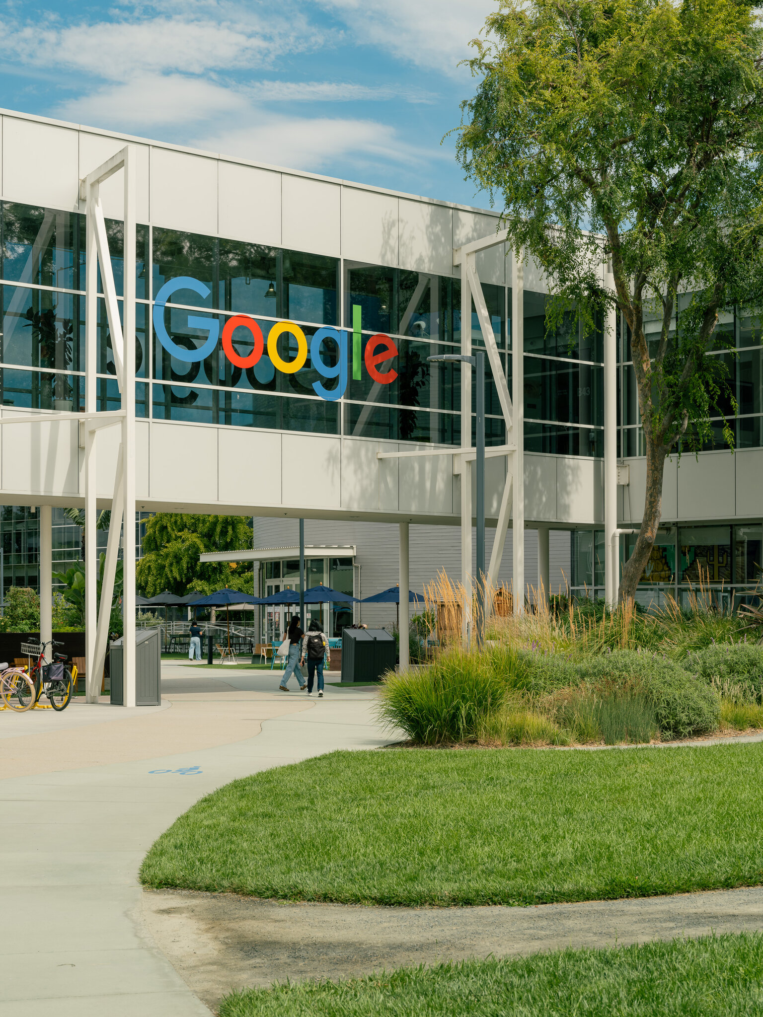 Google Signs A.I. Deal With the Pentagon