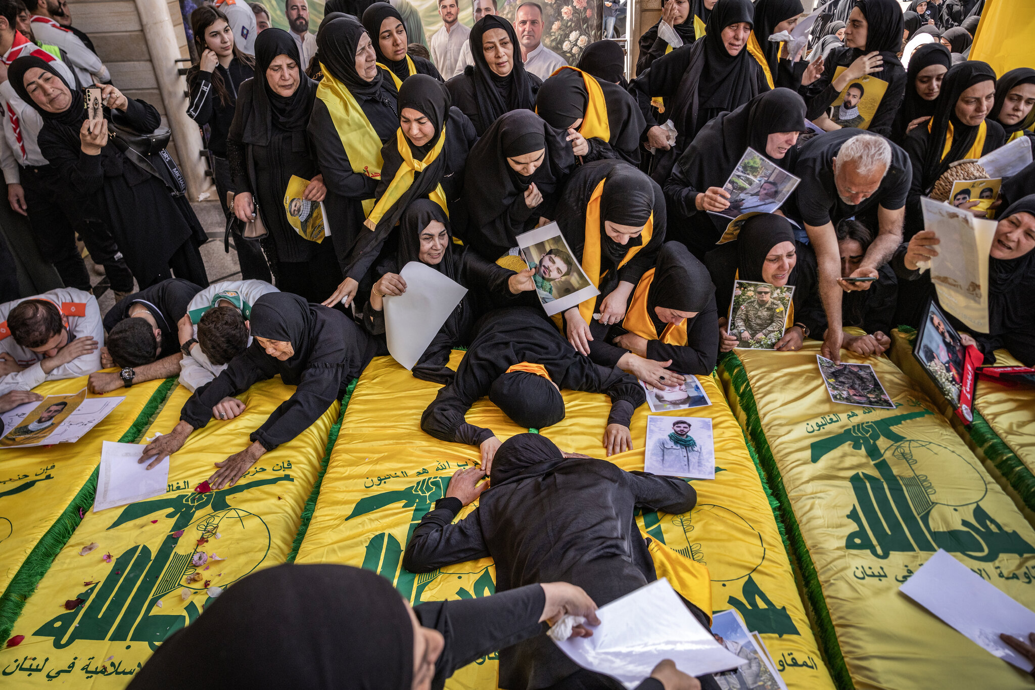 As Israel Entrenches, Frustration With Hezbollah Turns to Support