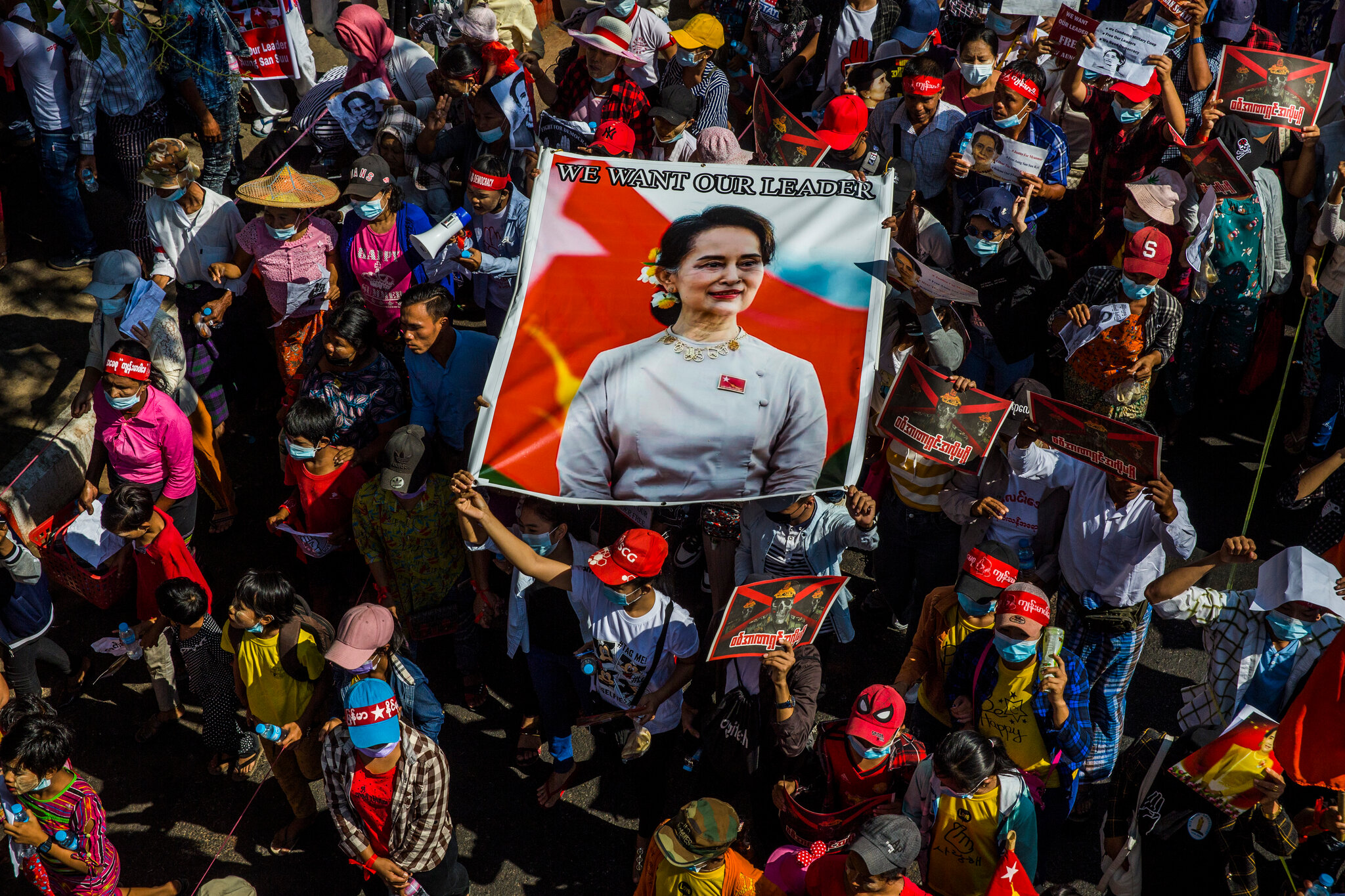 Myanmar’s Junta Moves Daw Aung San Suu Kyi From Prison to House Arrest