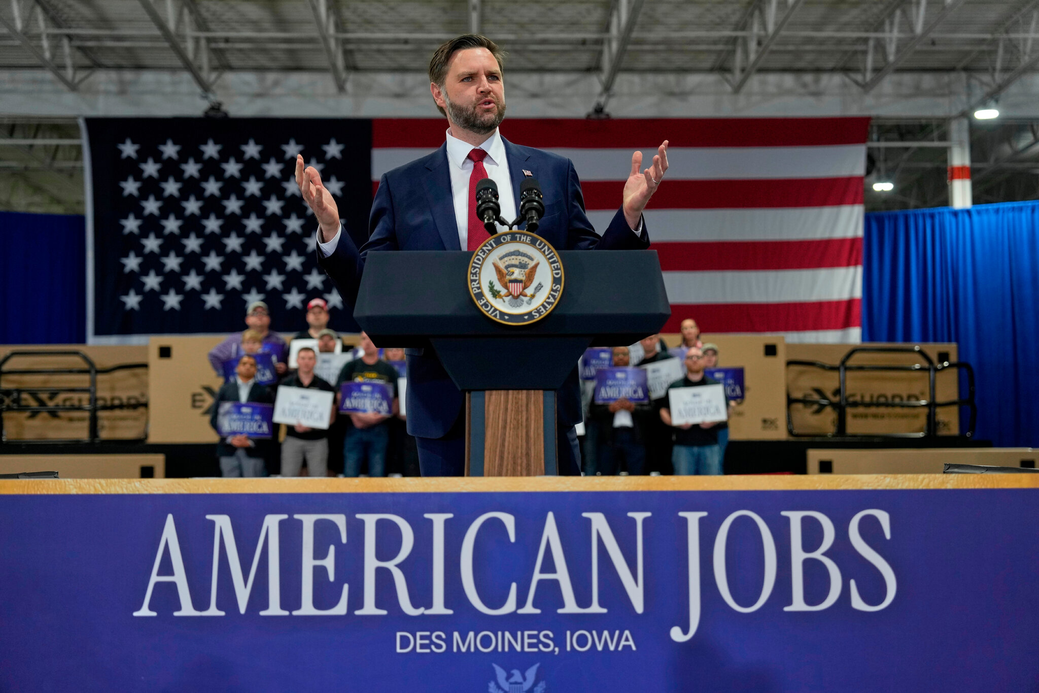 Vance Campaigns in Iowa as G.O.P. Fears Rise Ahead of Midterms