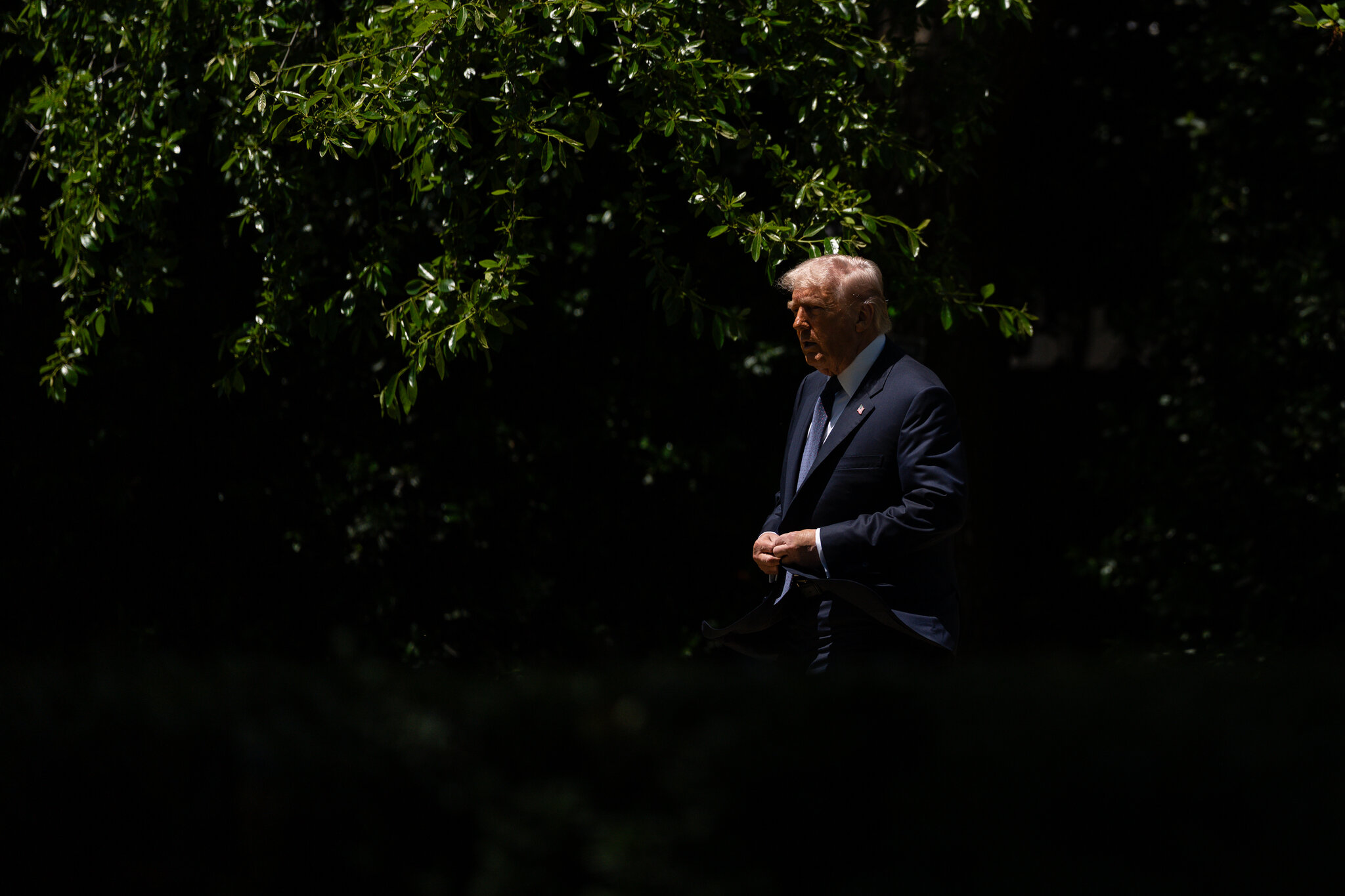 F.A.A. Employee Charged With Threatening to Kill Trump