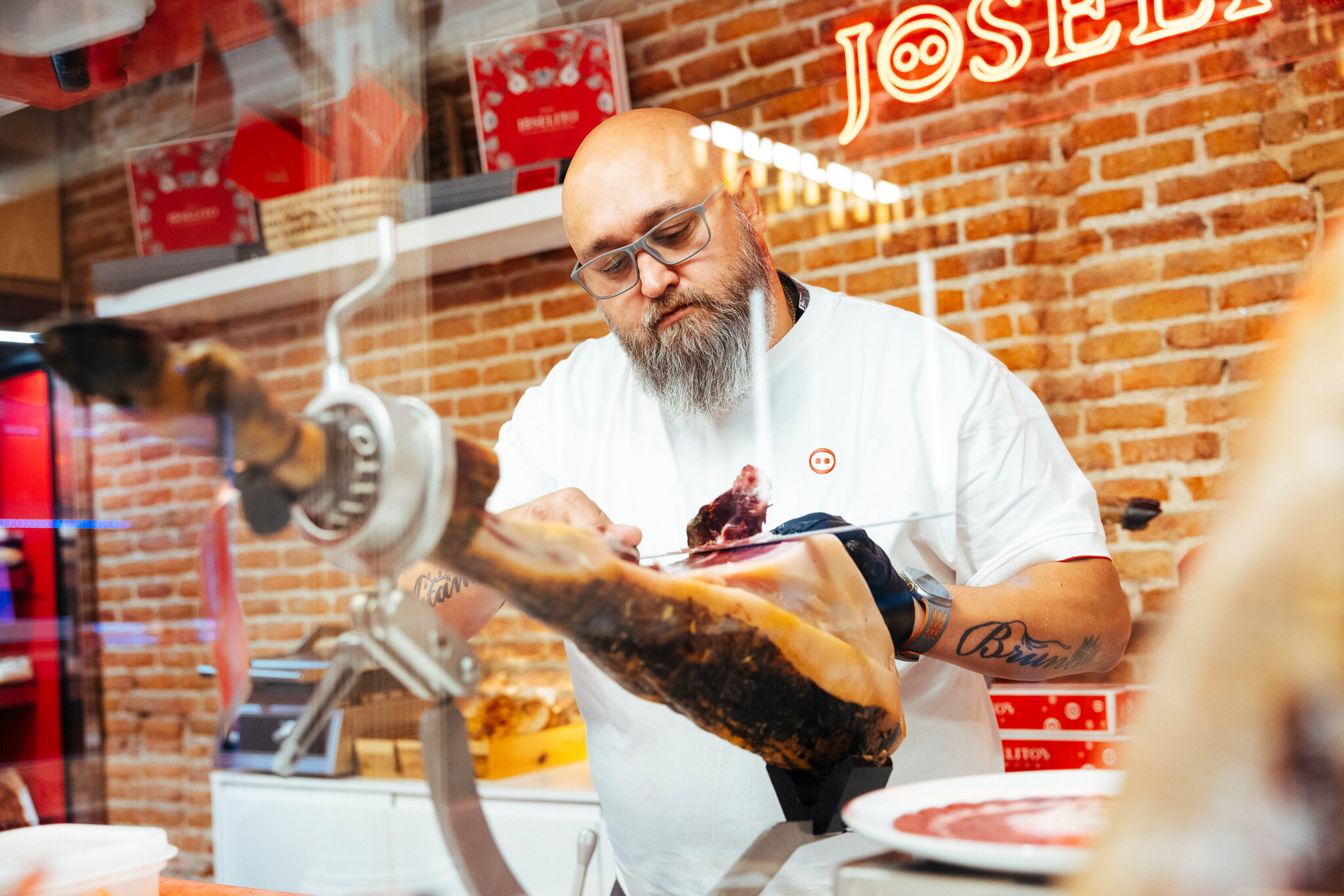 The Man Who Cuts the Perfect Slice of Ham