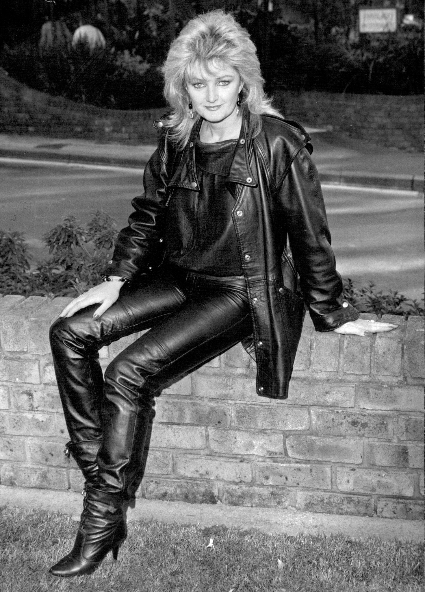 Bonnie Tyler, Who Sang ‘Total Eclipse of the Heart,’ Dies at 75