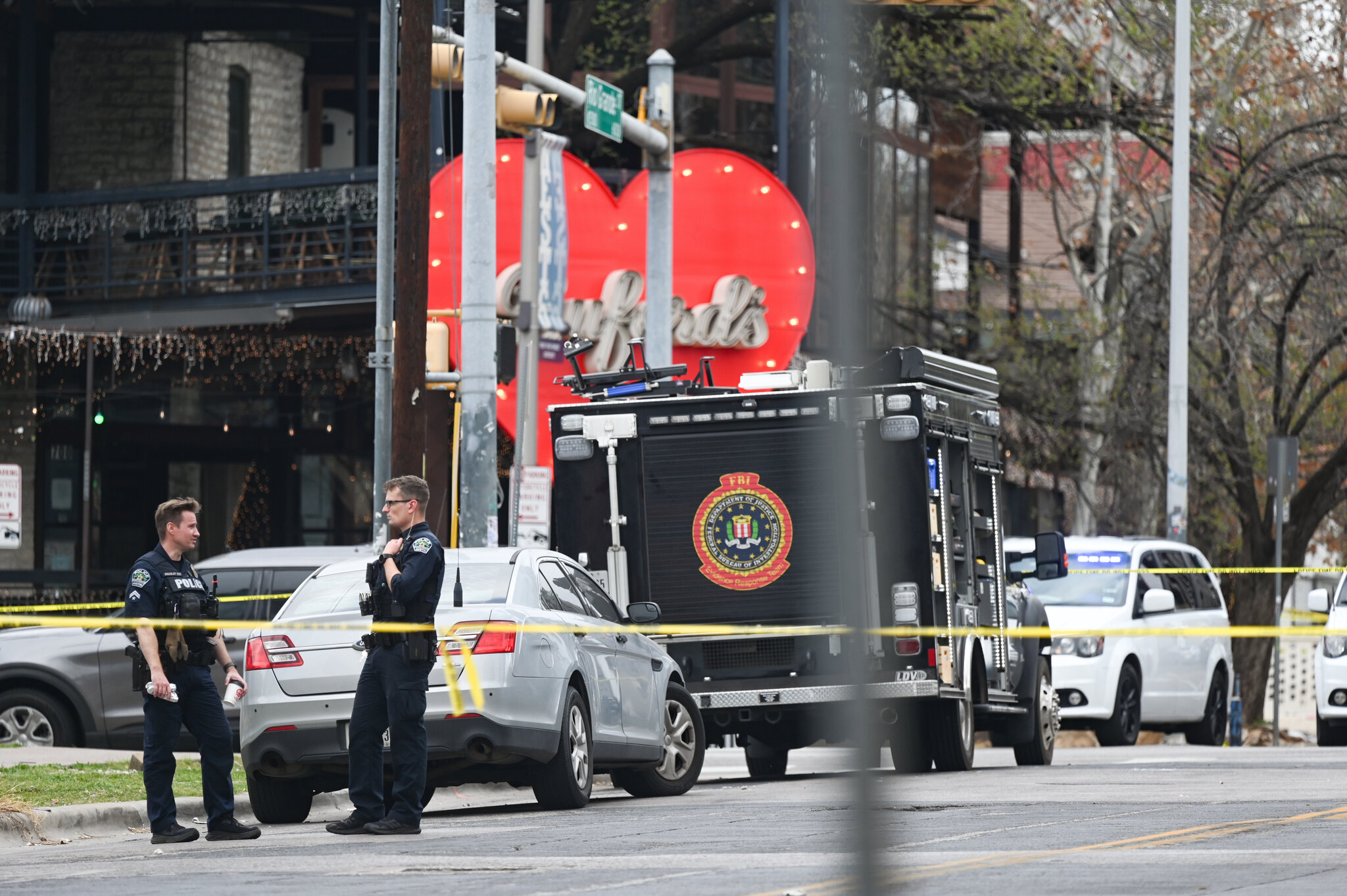 F.B.I. Says Austin Bar Shooter Had an ‘Affinity for Iran’