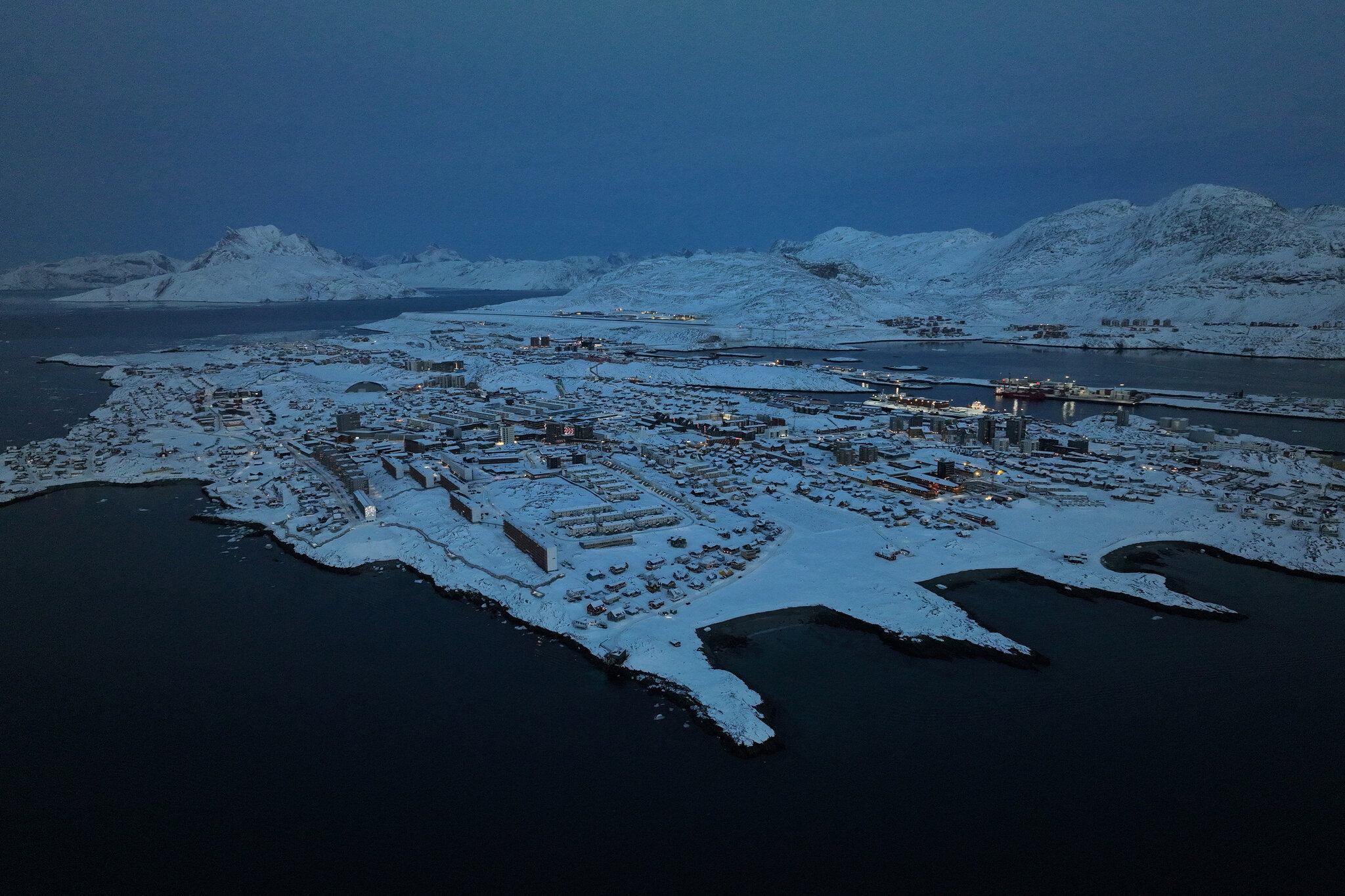 Mysterious American Man Makes Mysterious Proposal in Greenland