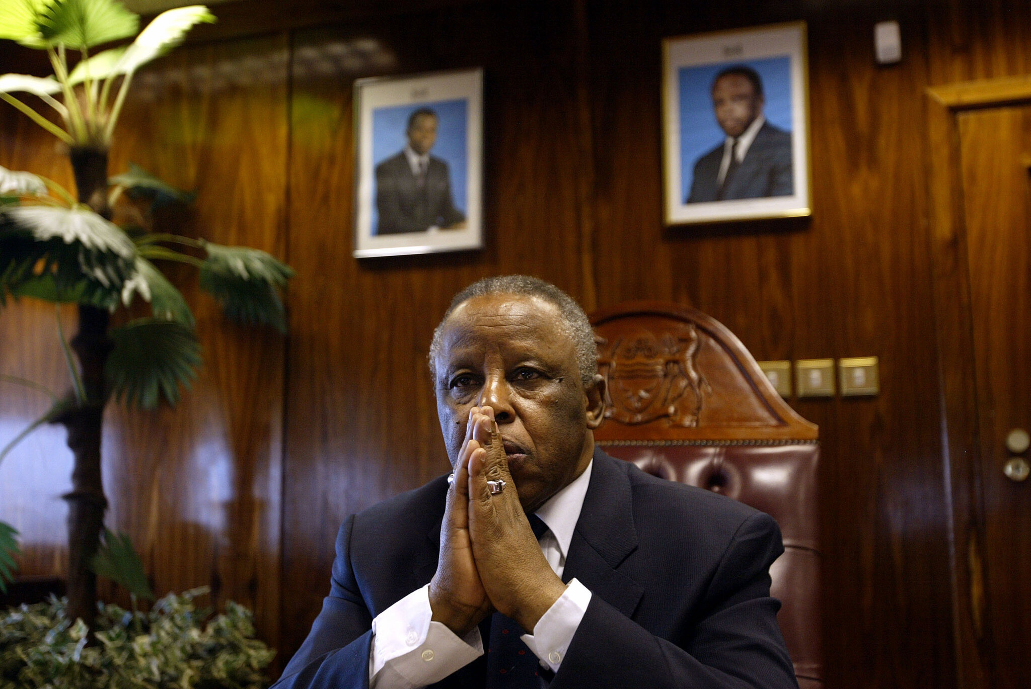 Festus Mogae, Botswana President Who Tackled H.I.V., Dies at 86