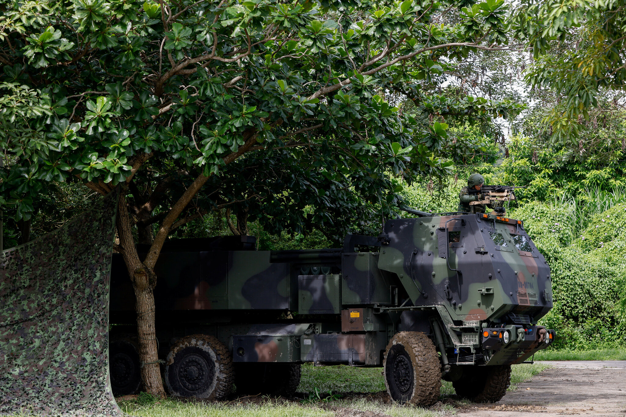 Xi Poised to Press Trump on Arms Sales to Taiwan
