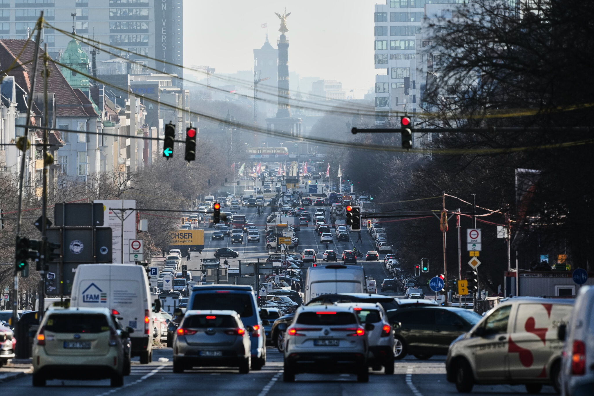 In Berlin, Cars Are a Culture War Flashpoint