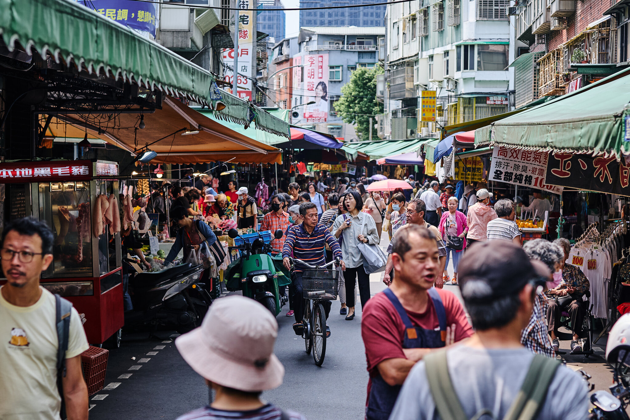 Taiwan’s Plastic Habit Collides With Shortages Caused by a Faraway War