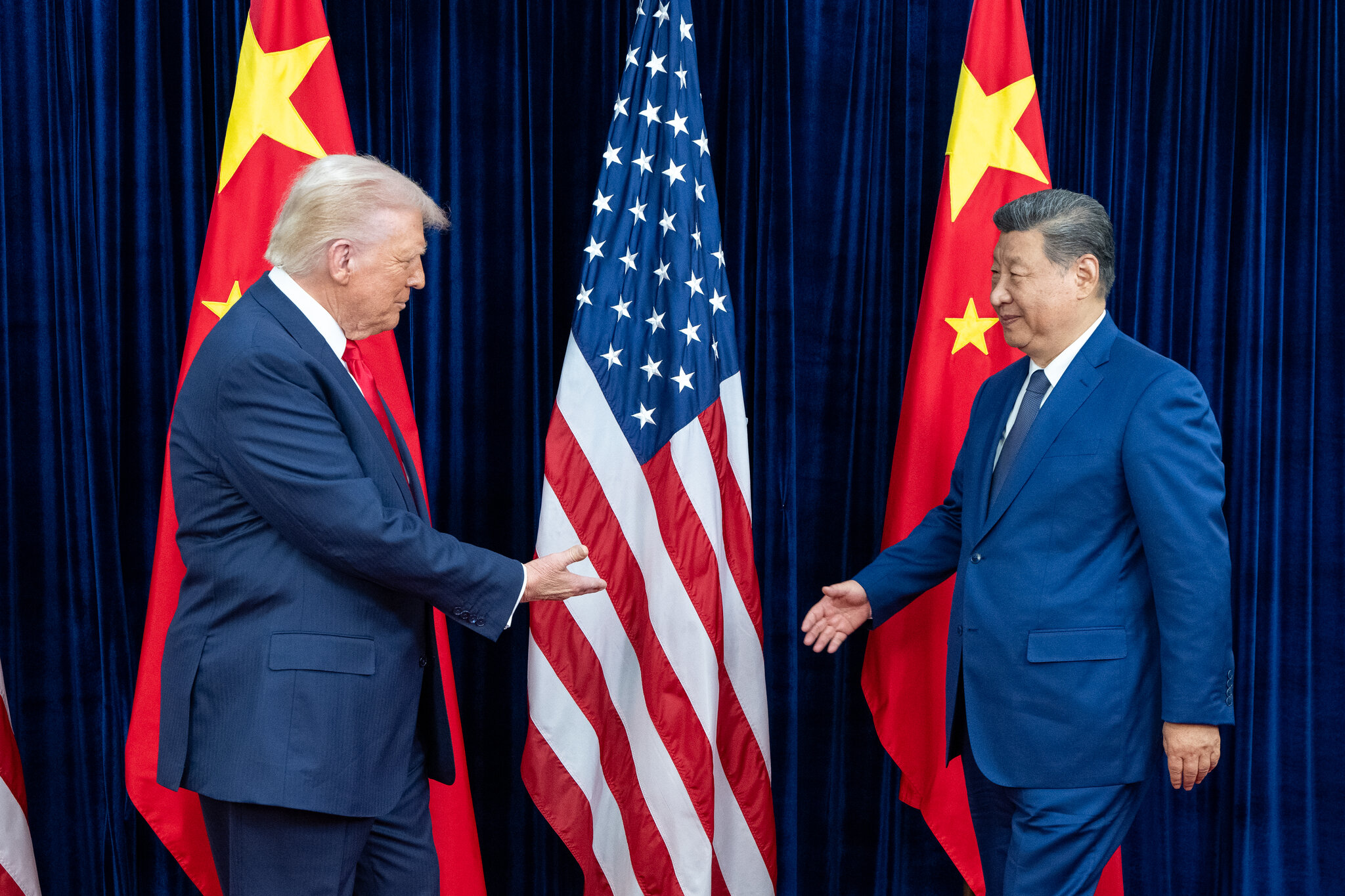 Distracted and Bogged Down, Trump and Xi Enter a Summit of Reduced Ambitions