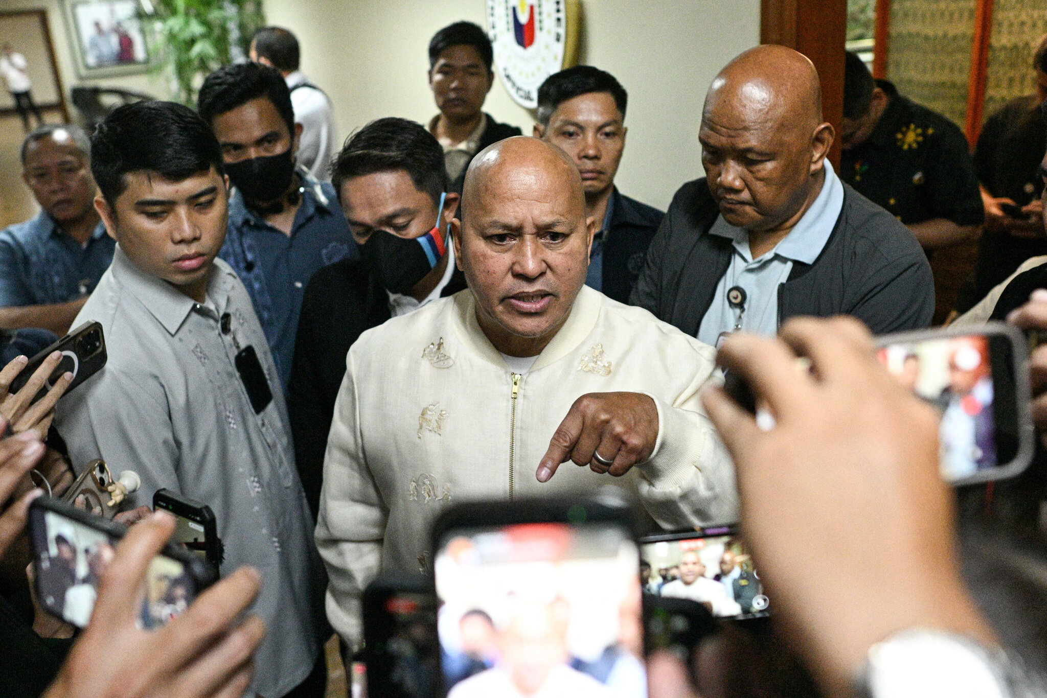 Philippine Senator Outruns Government Agents in Dramatic Chase