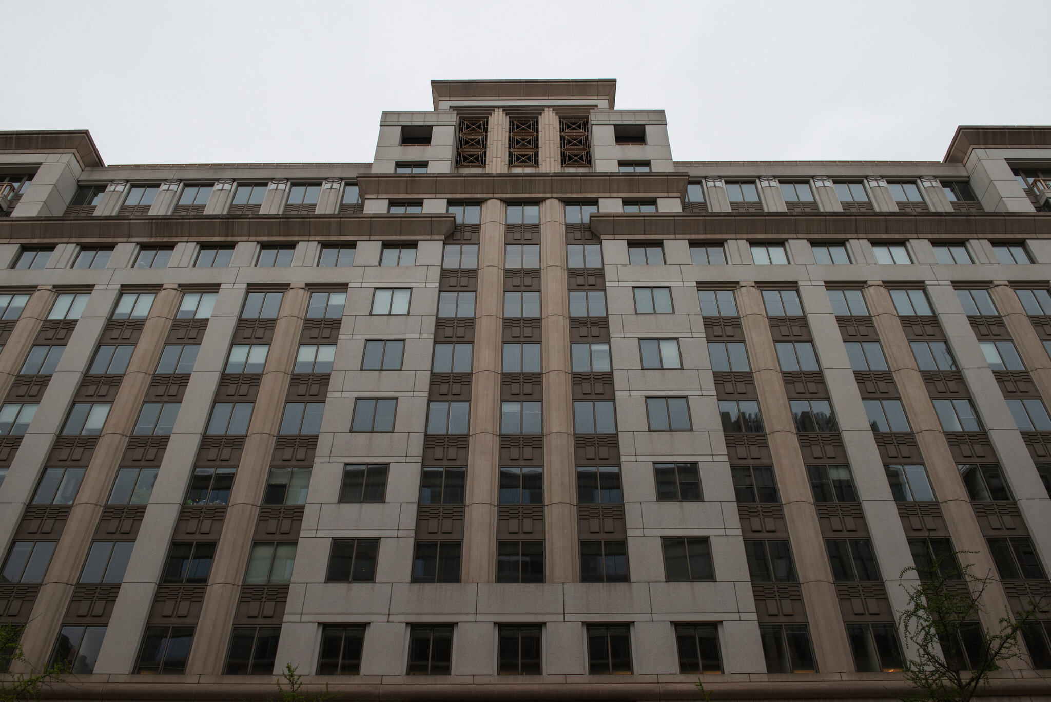 Appeals Court Appears Skeptical of Trump Orders Targeting Law Firms