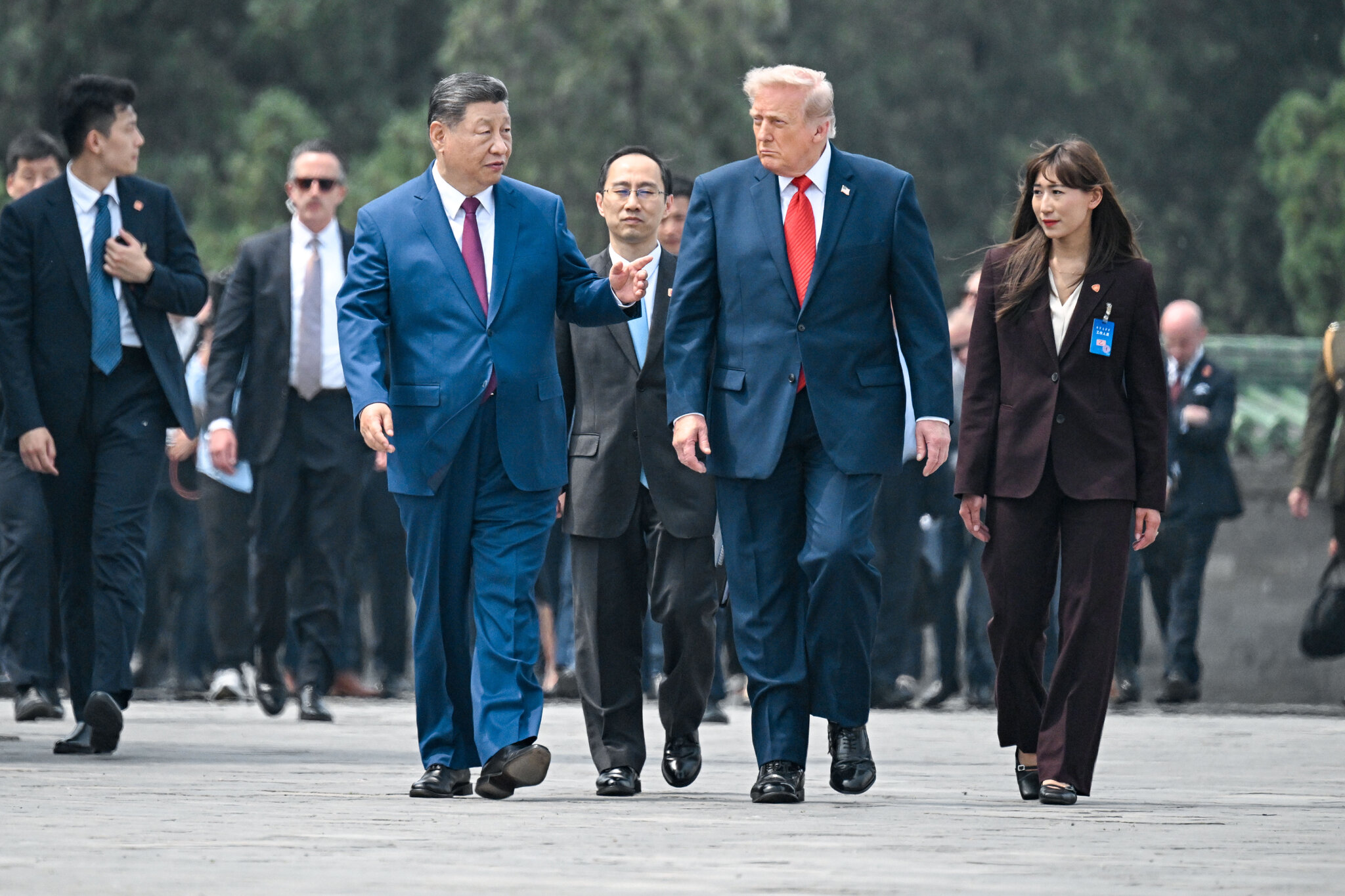 Flags, Flattery and a Blunt Warning on Trump’s First Day in China