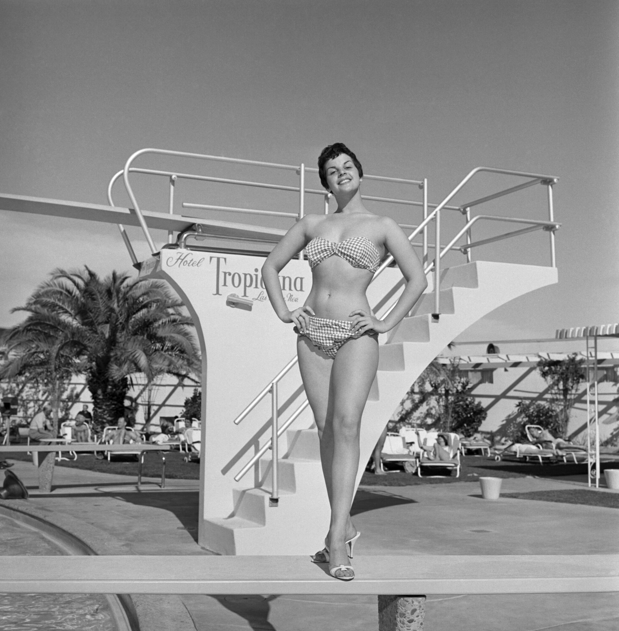 Claudine Longet, Entertainer Who Shot Olympian Boyfriend, Dies at 84