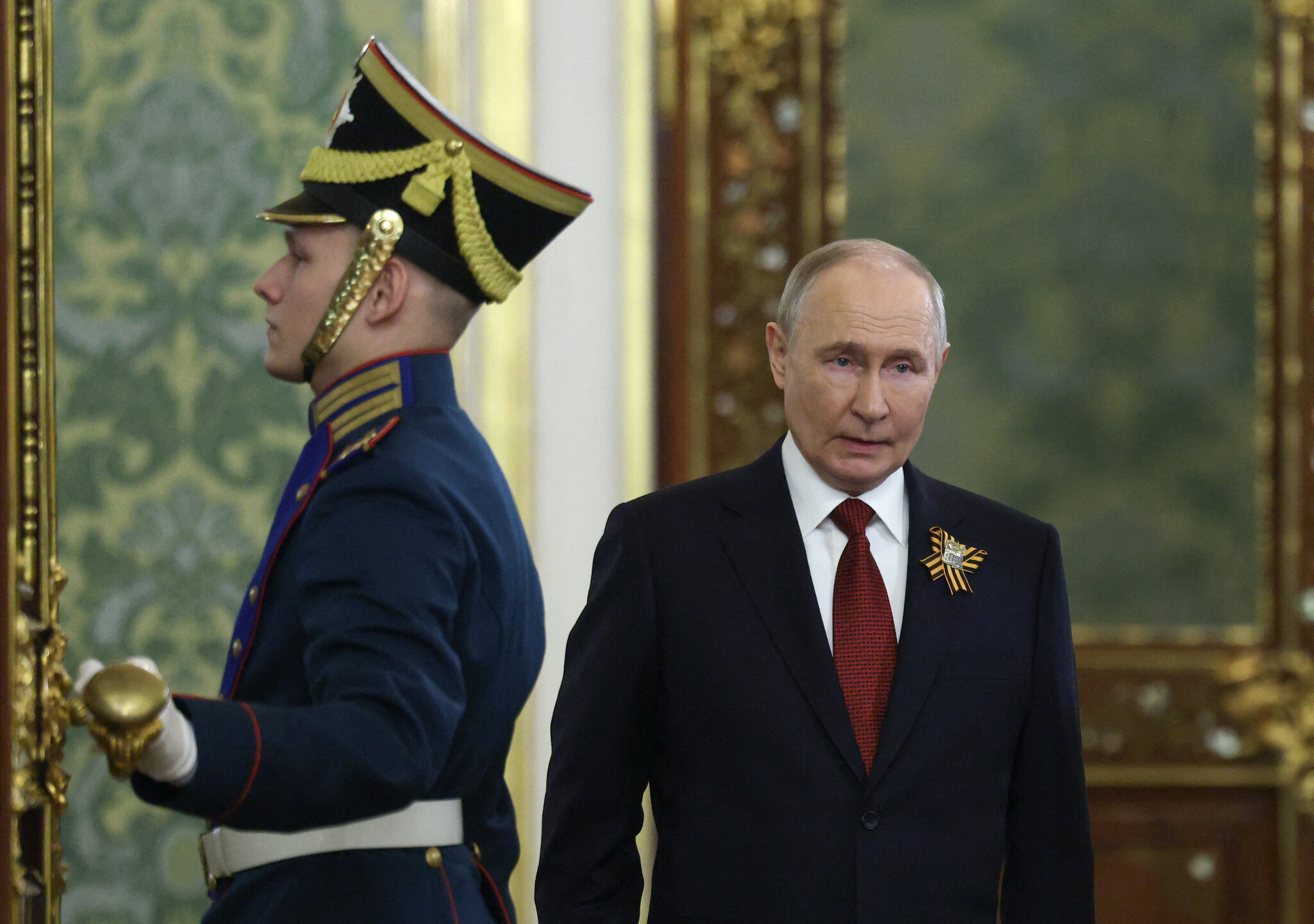 China Will Host Putin, Days After Trump’s Visit